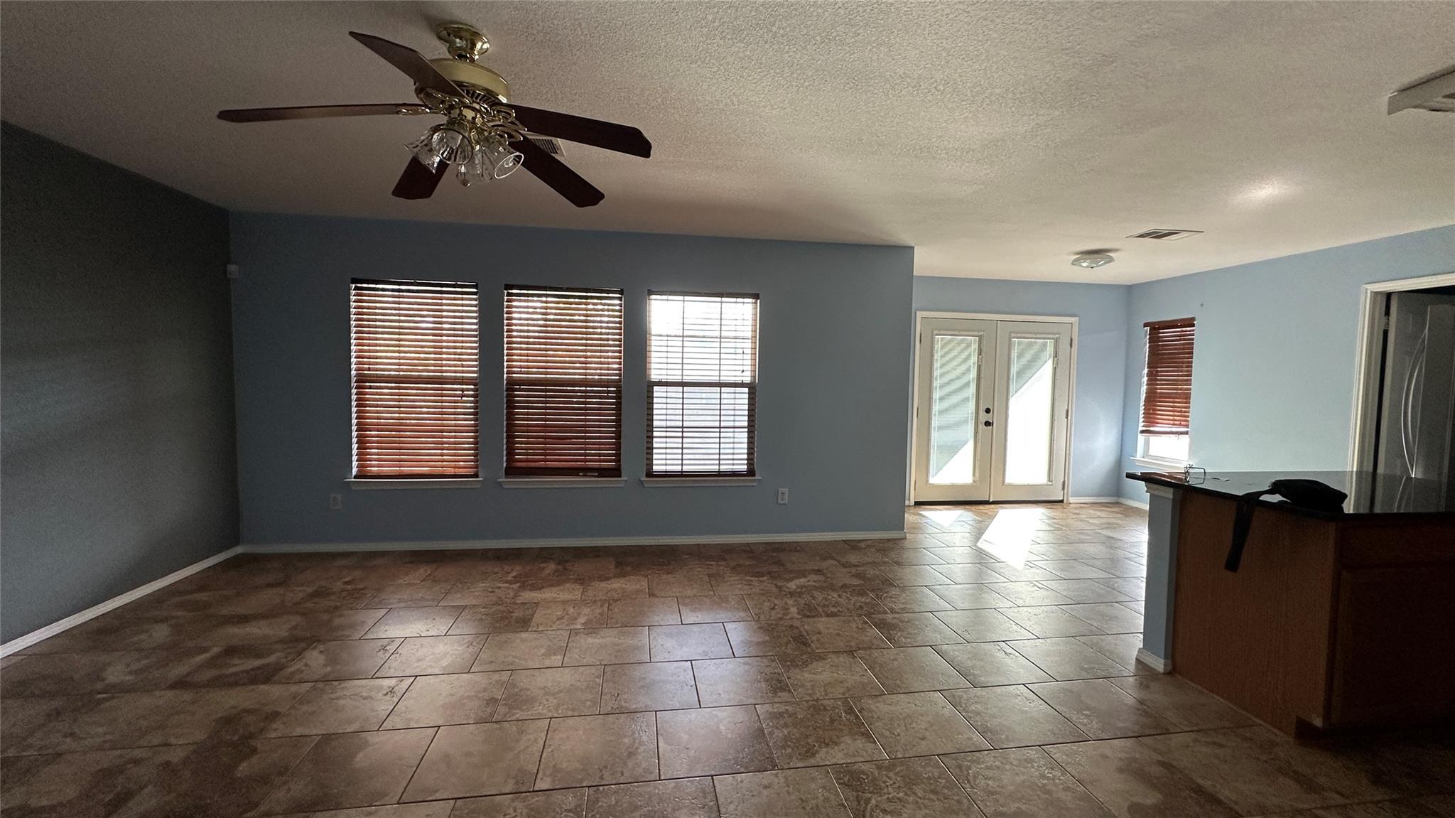 13105 Lofton Cliff Dr, Del Valle, TX 78617