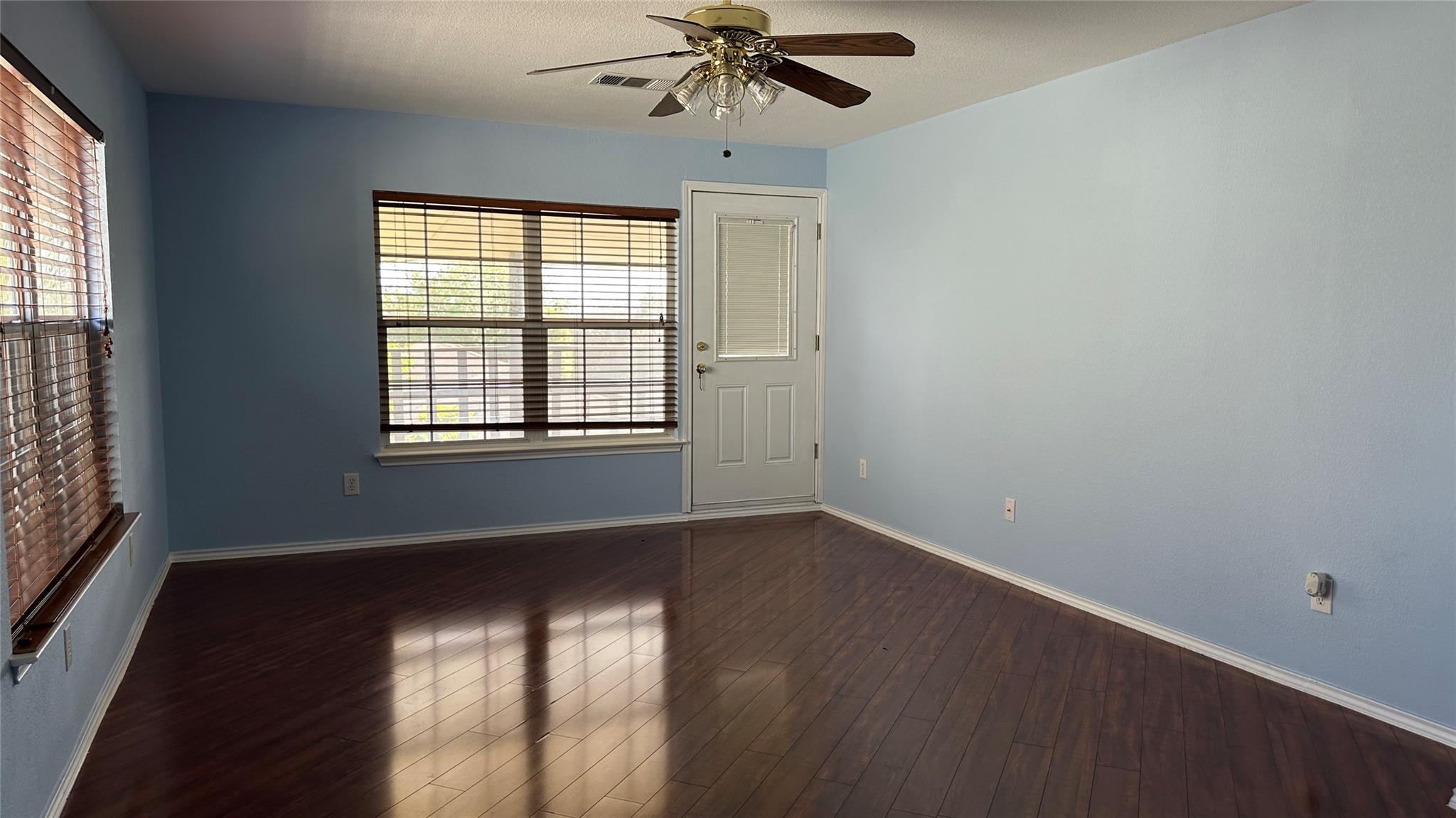 13105 Lofton Cliff Dr, Del Valle, TX 78617