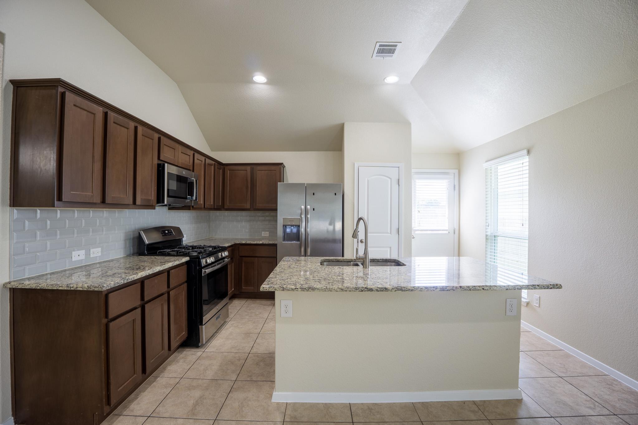 5865 Urbano Bnd, Round Rock, TX 78665