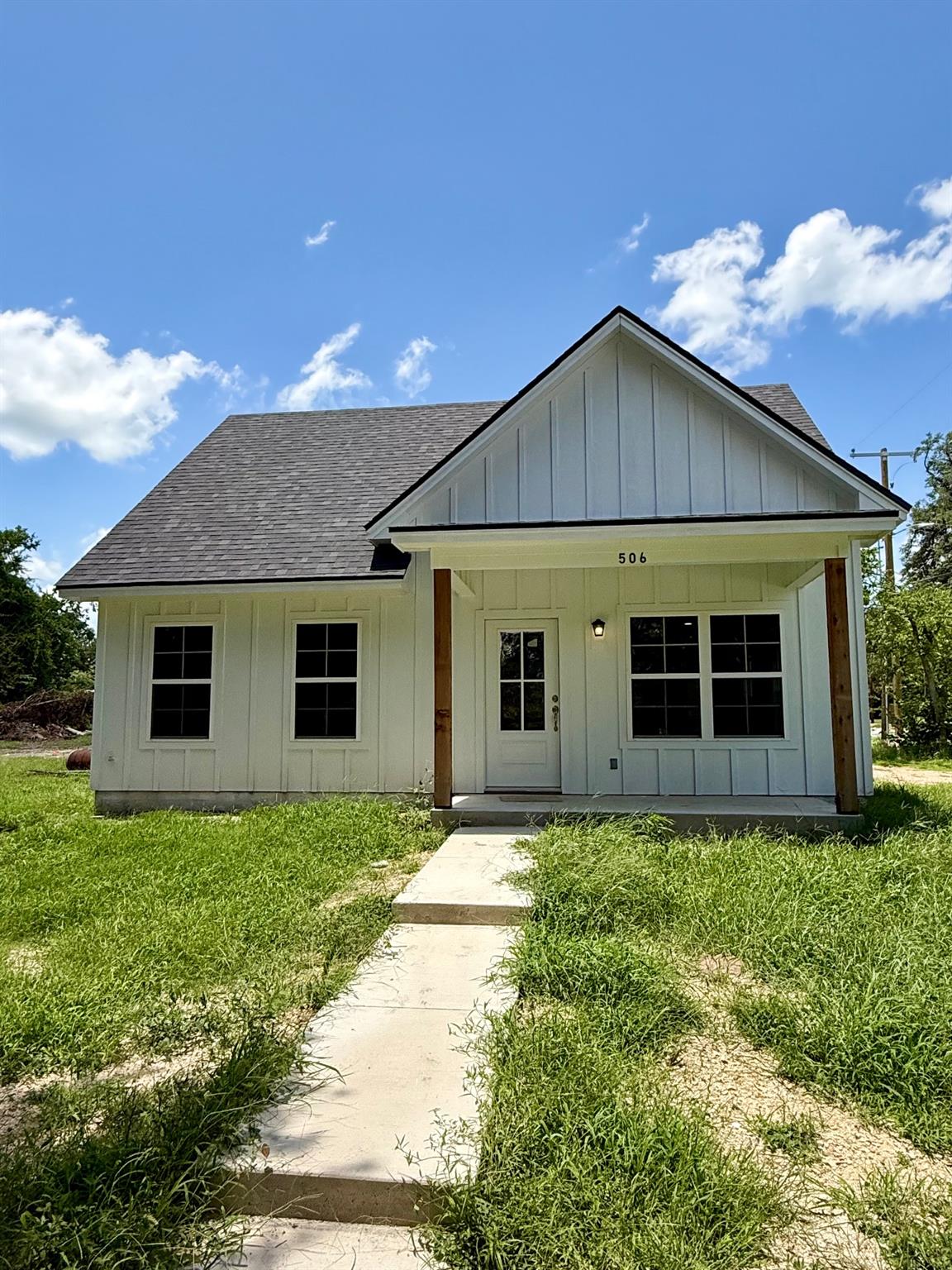 506 N Crockett Ave, Cameron, TX 76520