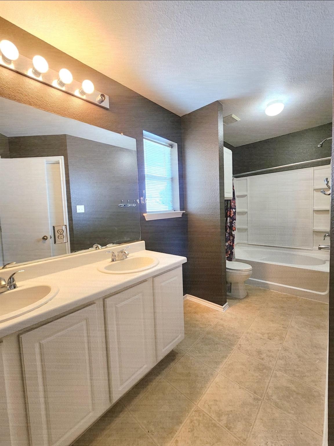 203 Pheasant Trl, Bastrop, TX 78602