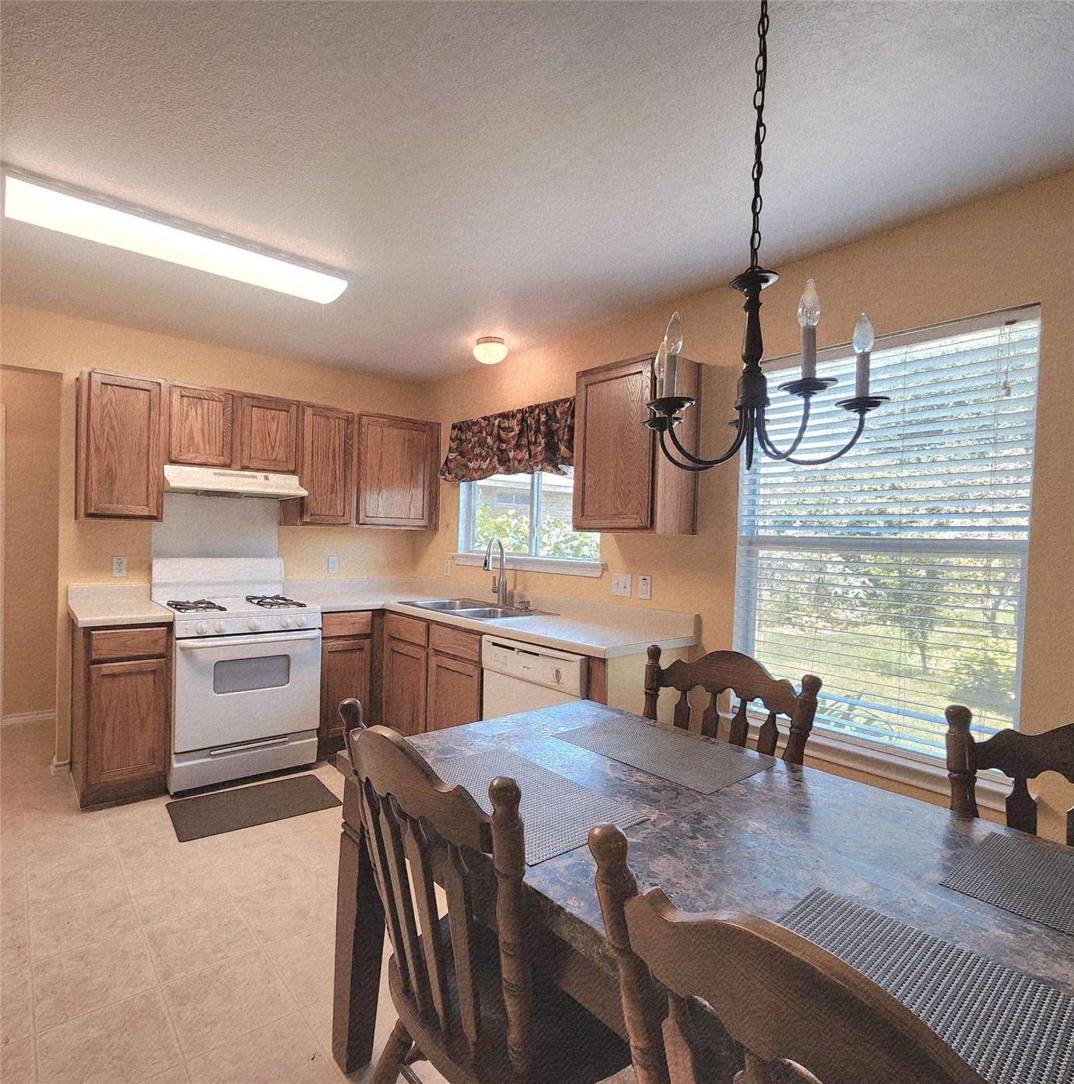 203 Pheasant Trl, Bastrop, TX 78602