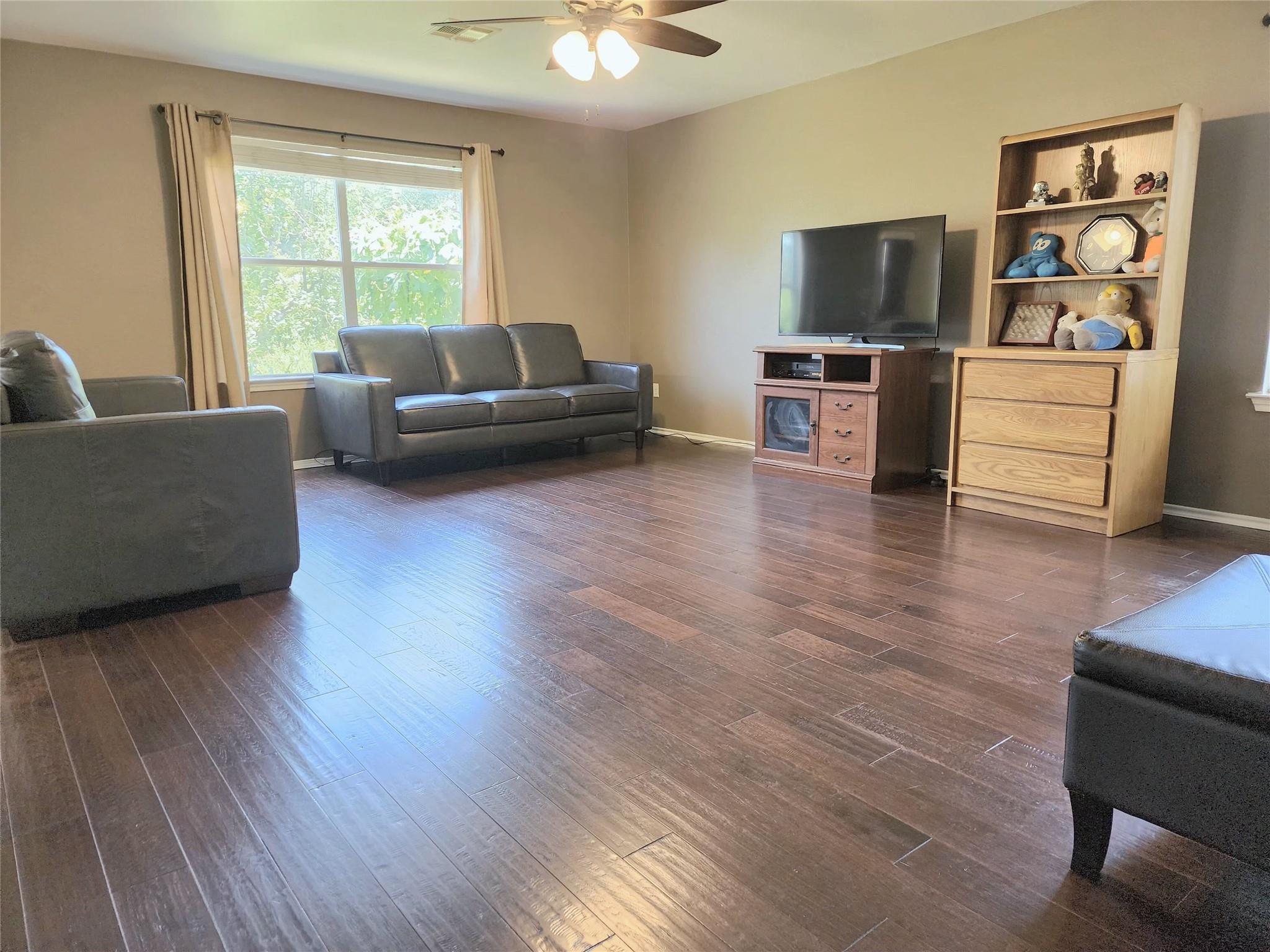 203 Pheasant Trl, Bastrop, TX 78602