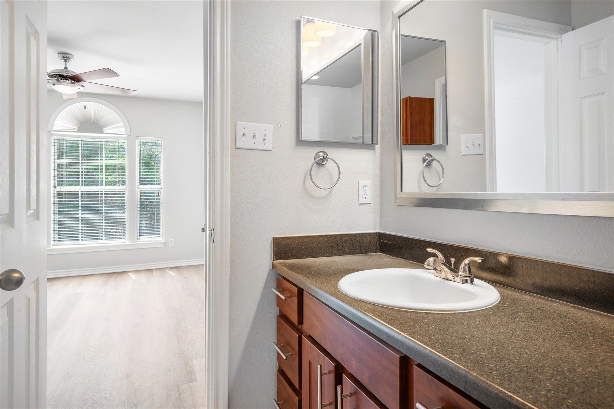 6804 N Capital Of TX # 524, Austin, TX 78731