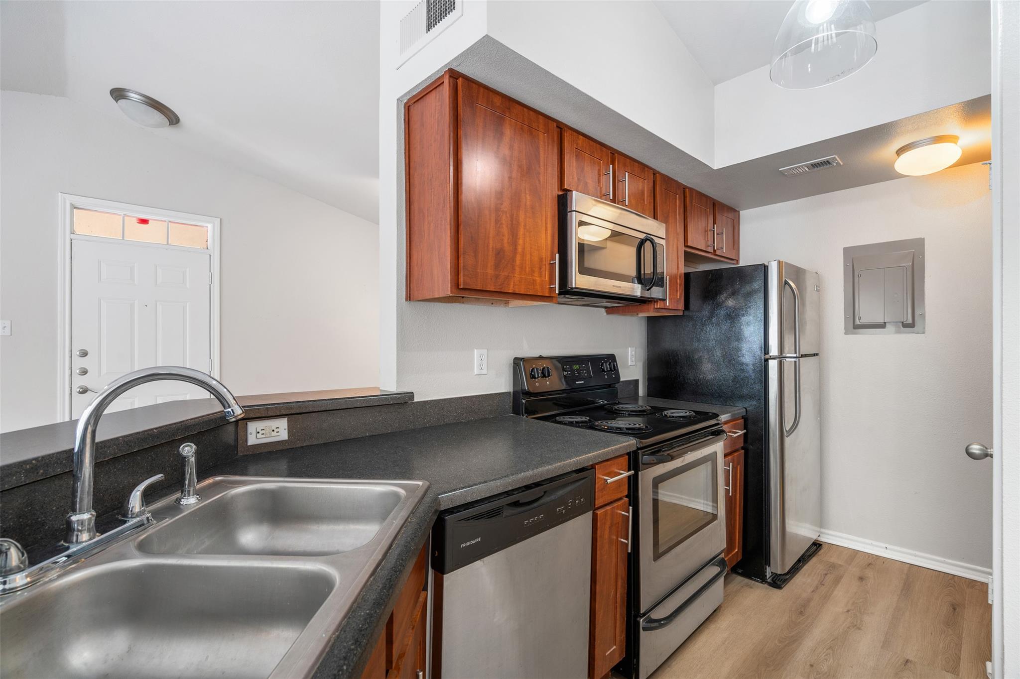 6804 N Capital Of TX # 524, Austin, TX 78731