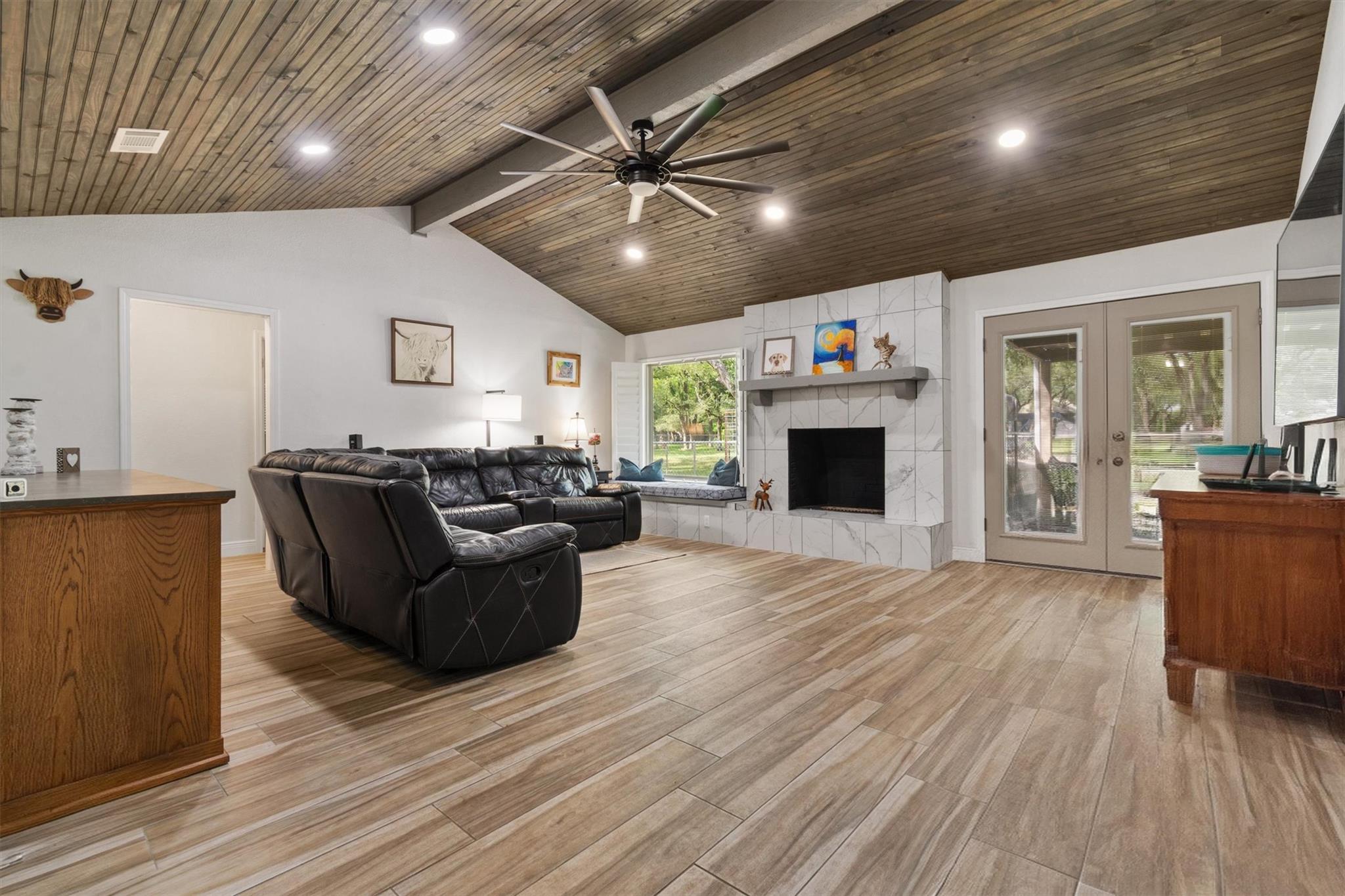 4001 Granada Dr, Georgetown, TX 78628