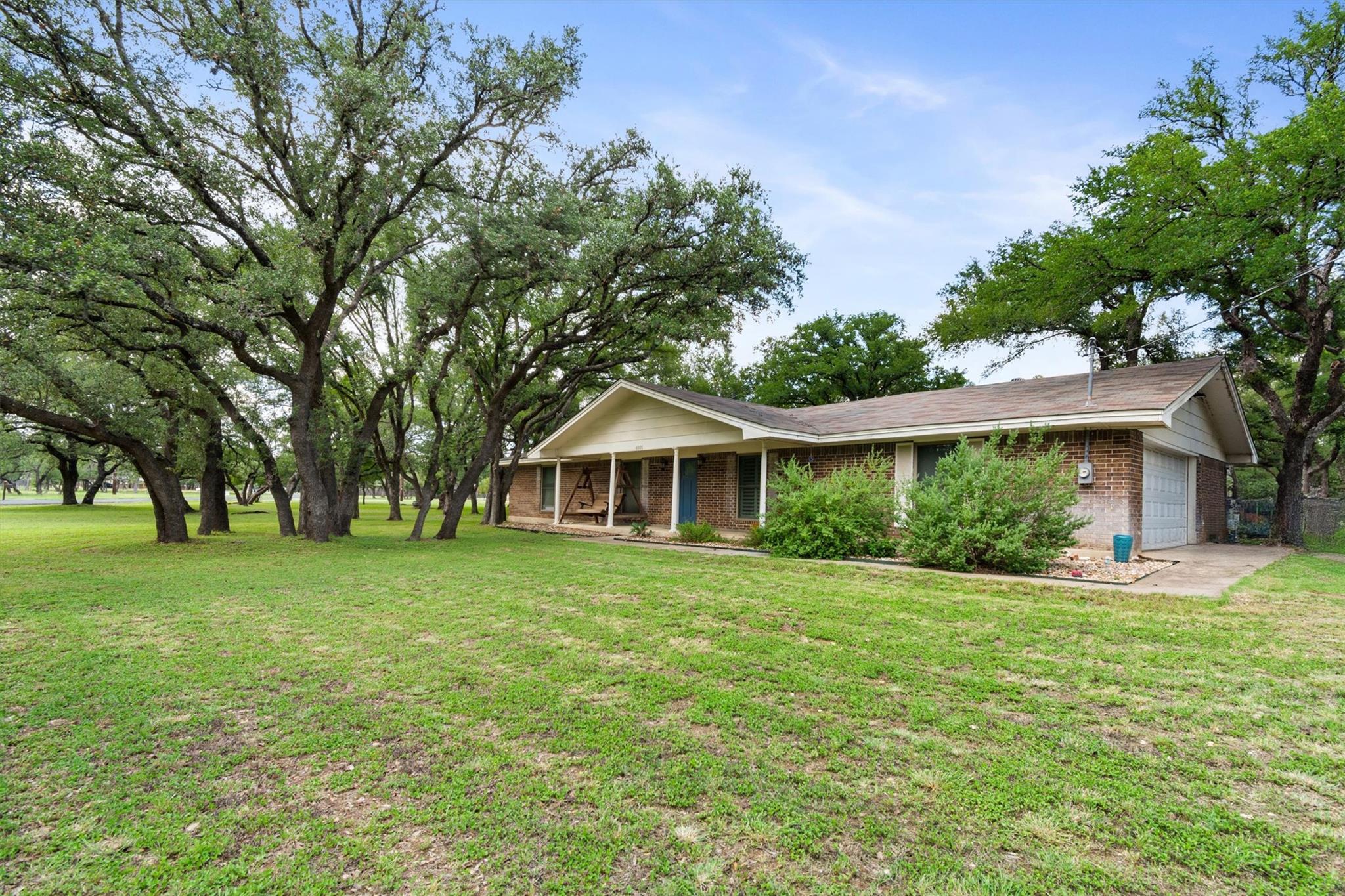 4001 Granada Dr, Georgetown, TX 78628