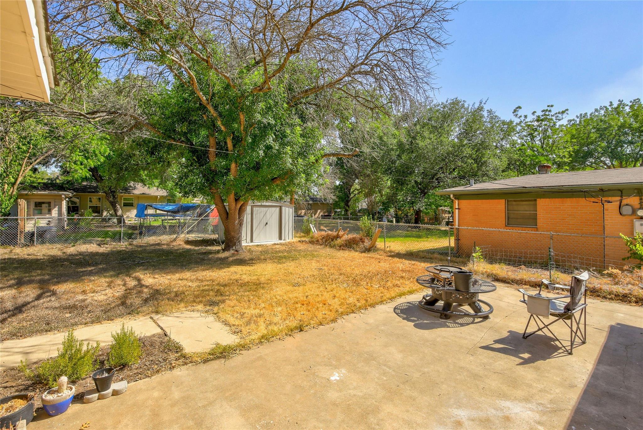 1016 Randall St, Taylor, TX 76574