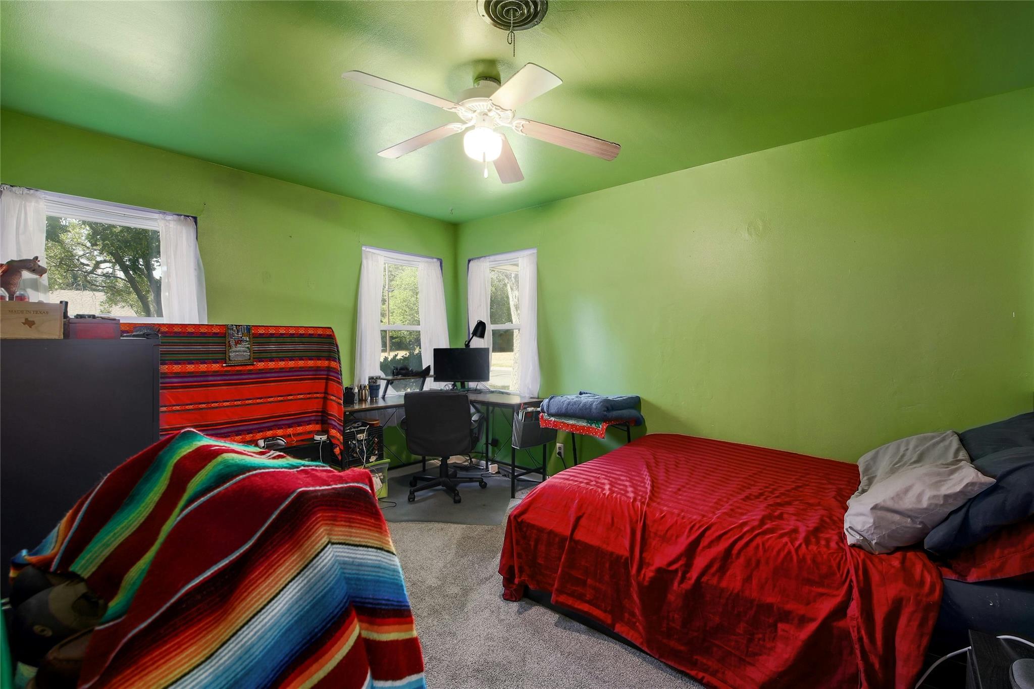 1016 Randall St, Taylor, TX 76574