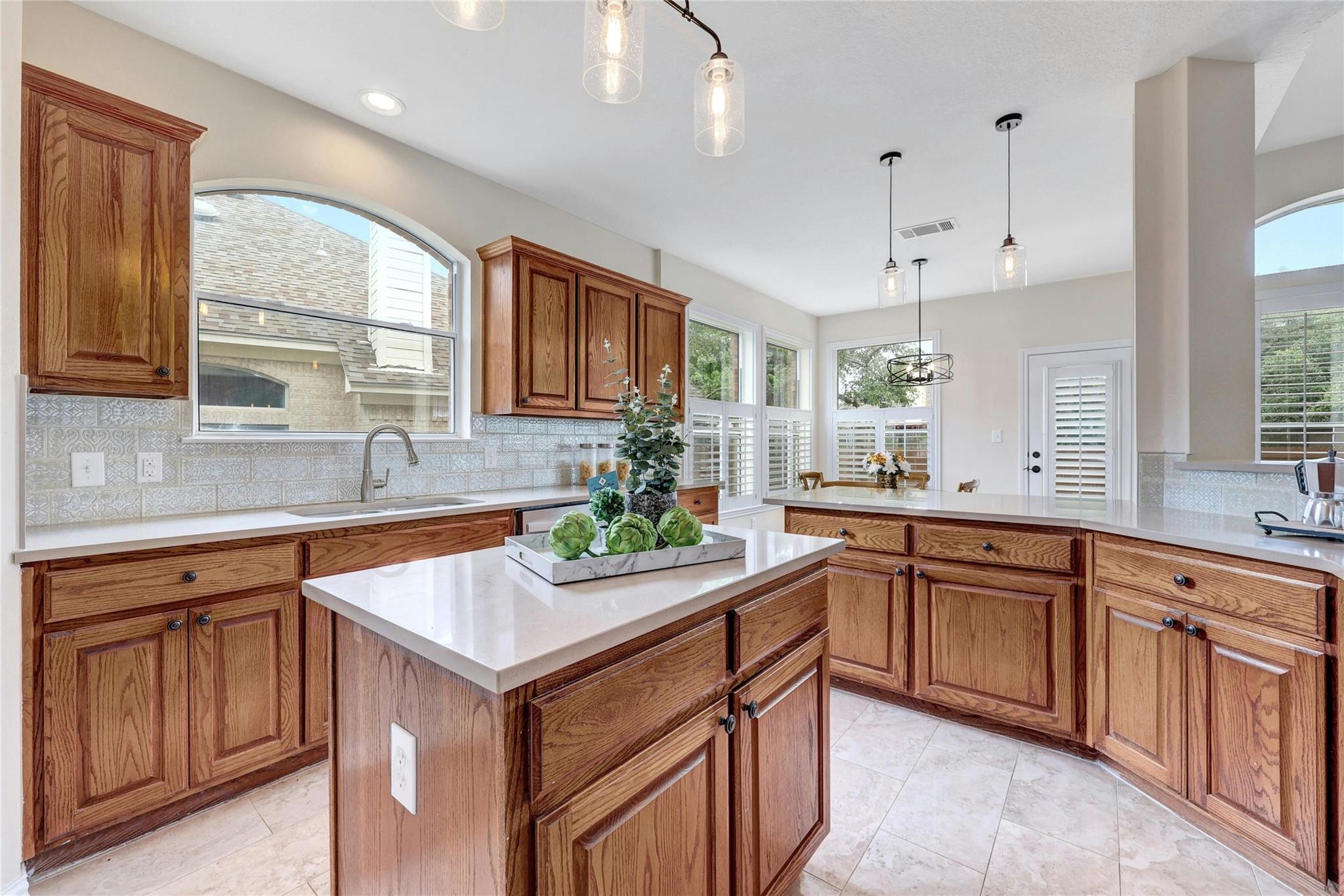 1204 Fall Creek Loop Dr, Austin, TX 78613