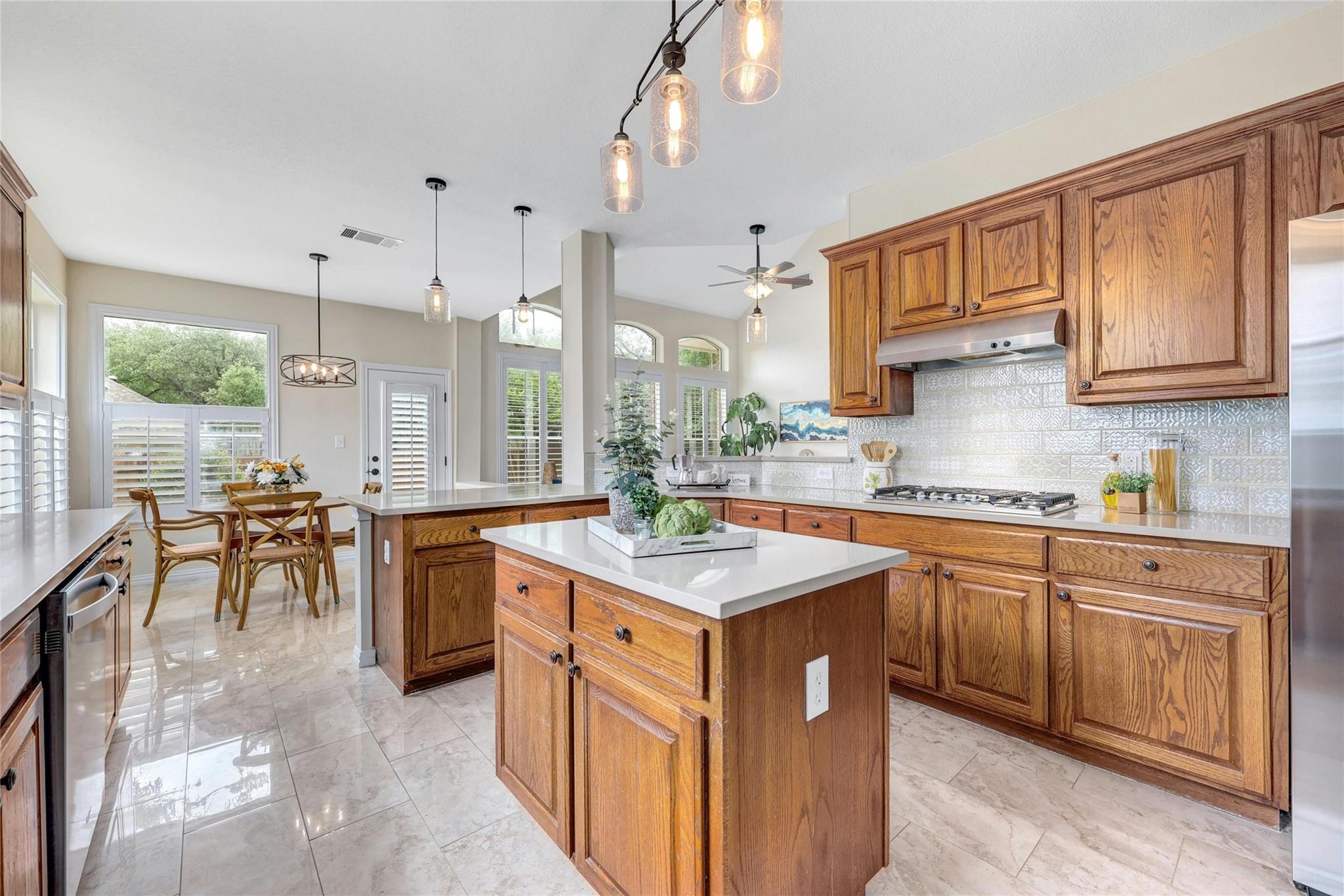 1204 Fall Creek Loop Dr, Austin, TX 78613