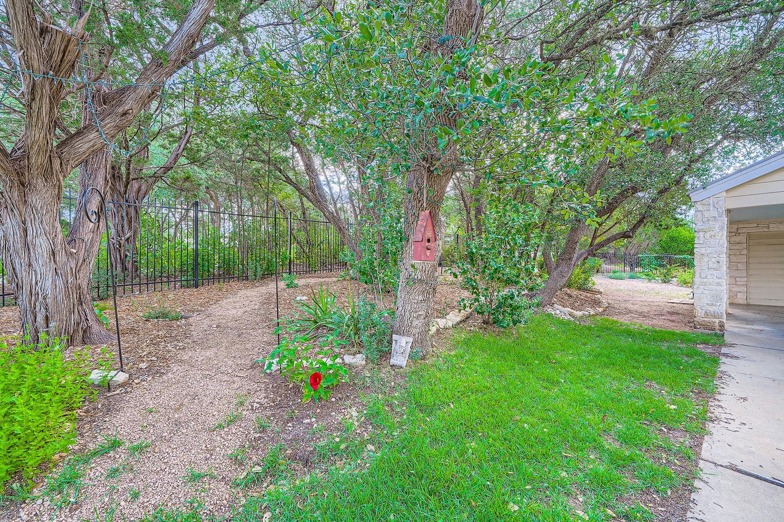 8132 Breeze Way, Jonestown, TX 78645