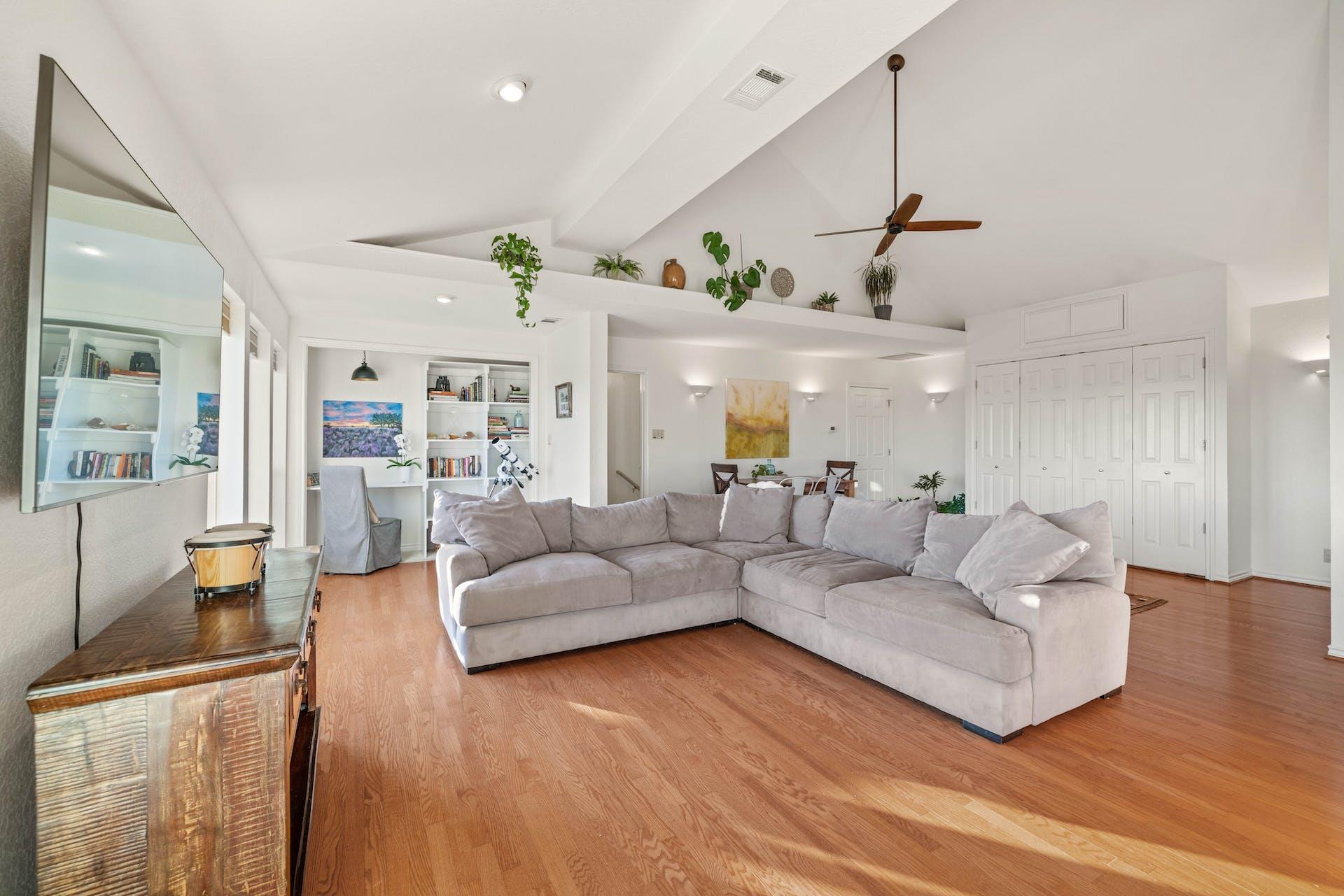 8132 Breeze Way, Jonestown, TX 78645