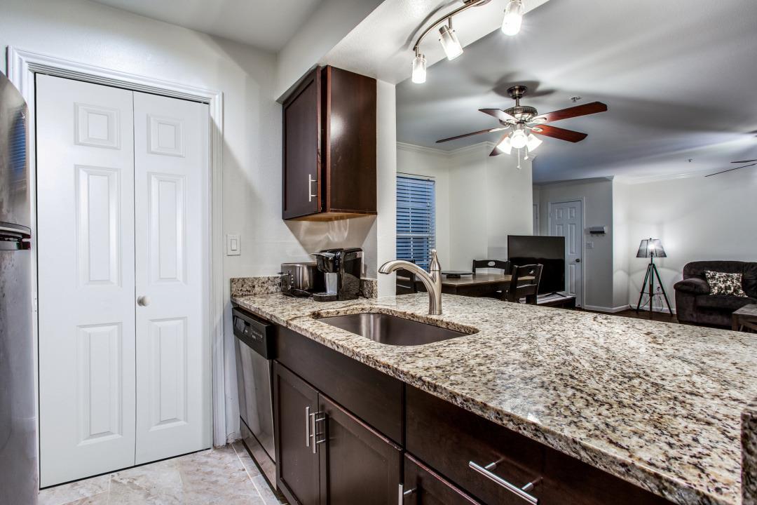 501 W 26th St # 105, Austin, TX 78705