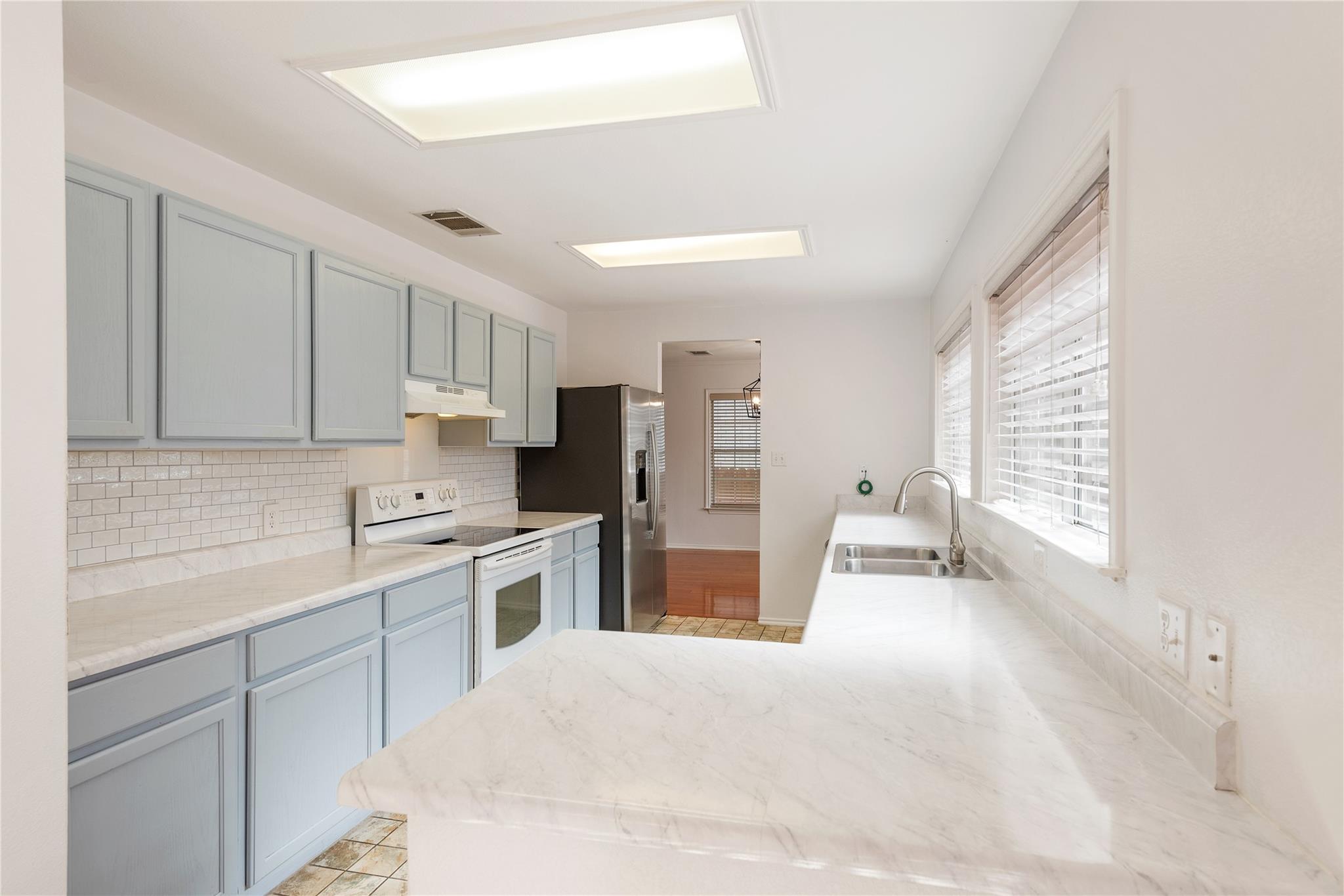 11413 Kingsgate Dr, Austin, TX 78748