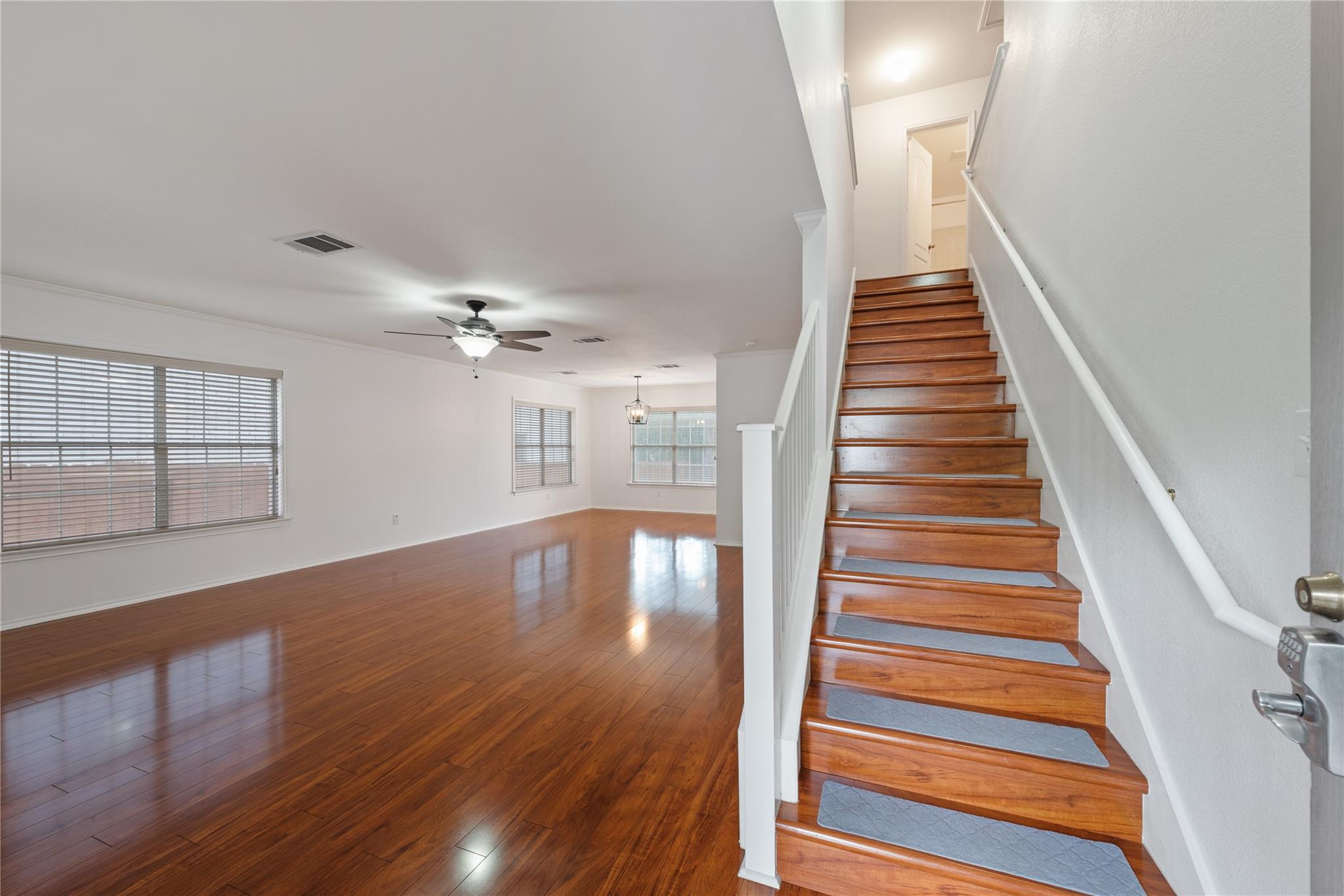 11413 Kingsgate Dr, Austin, TX 78748