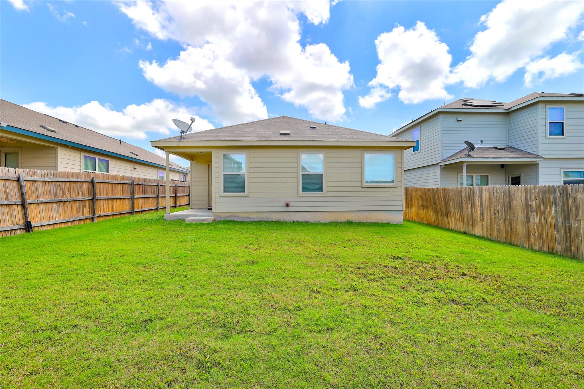 516 Circle Way, Jarrell, TX 76537