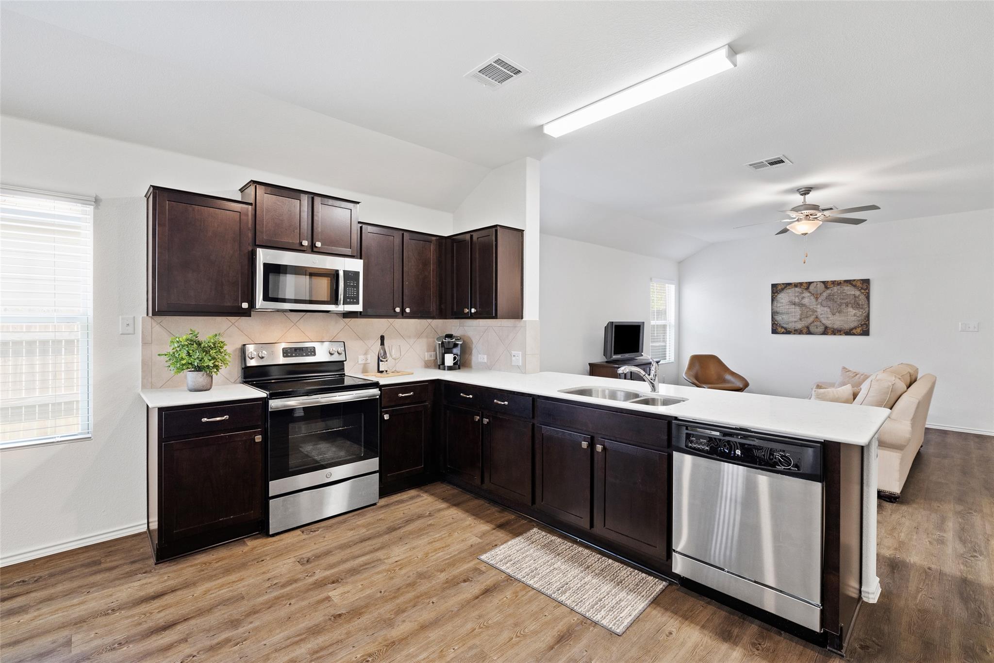 516 Circle Way, Jarrell, TX 76537