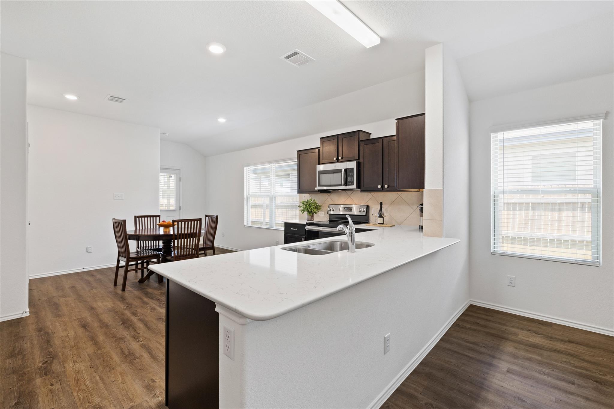 516 Circle Way, Jarrell, TX 76537