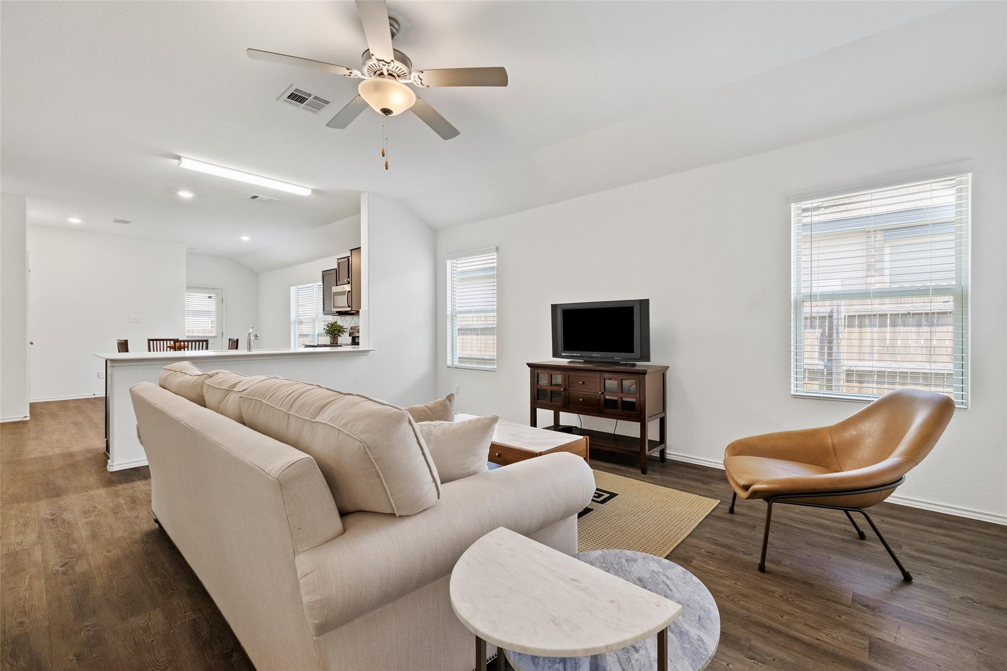 516 Circle Way, Jarrell, TX 76537