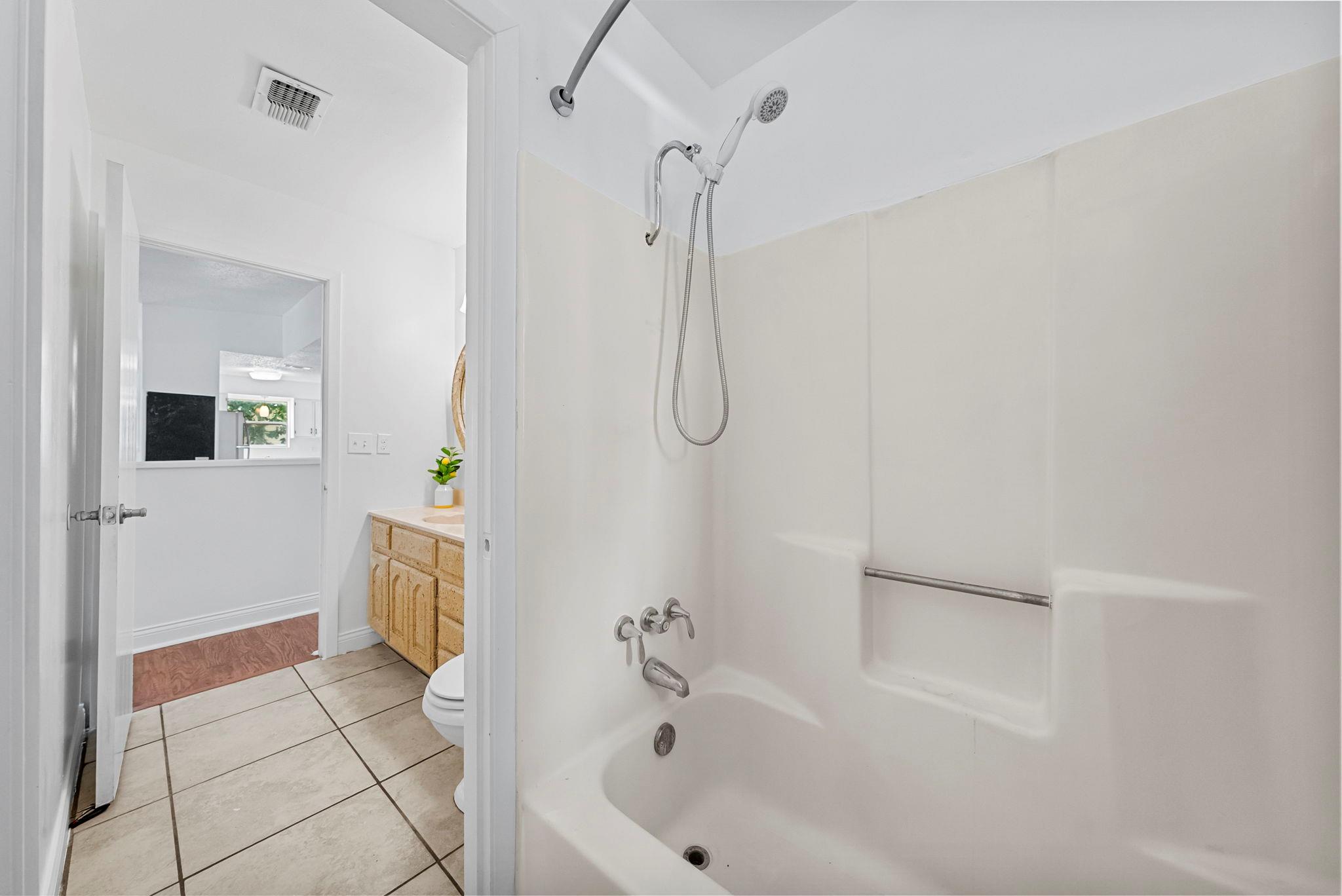 109 Channel Dr, Sunrise Beach, TX 78643
