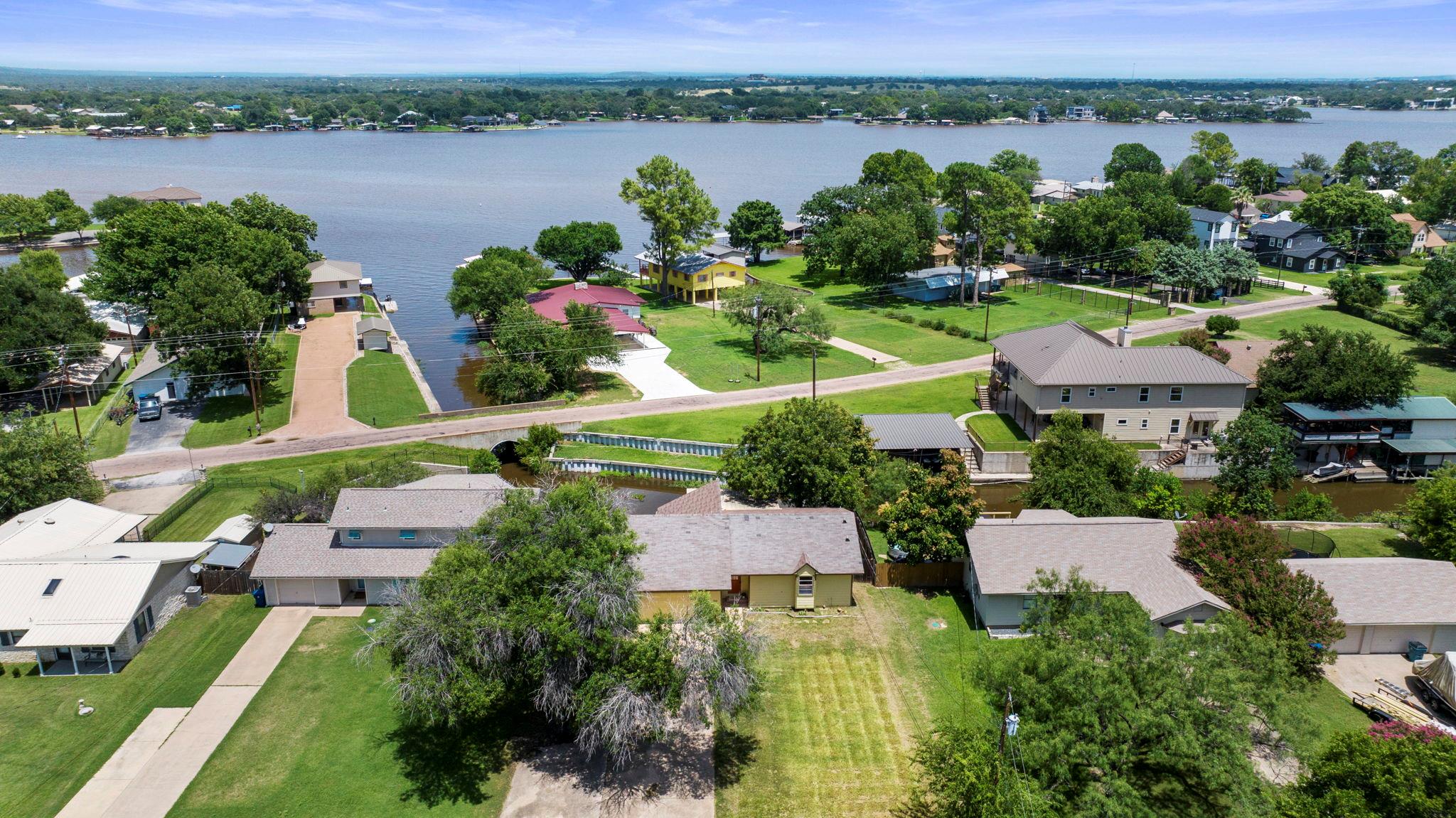 109 Channel Dr, Sunrise Beach, TX 78643