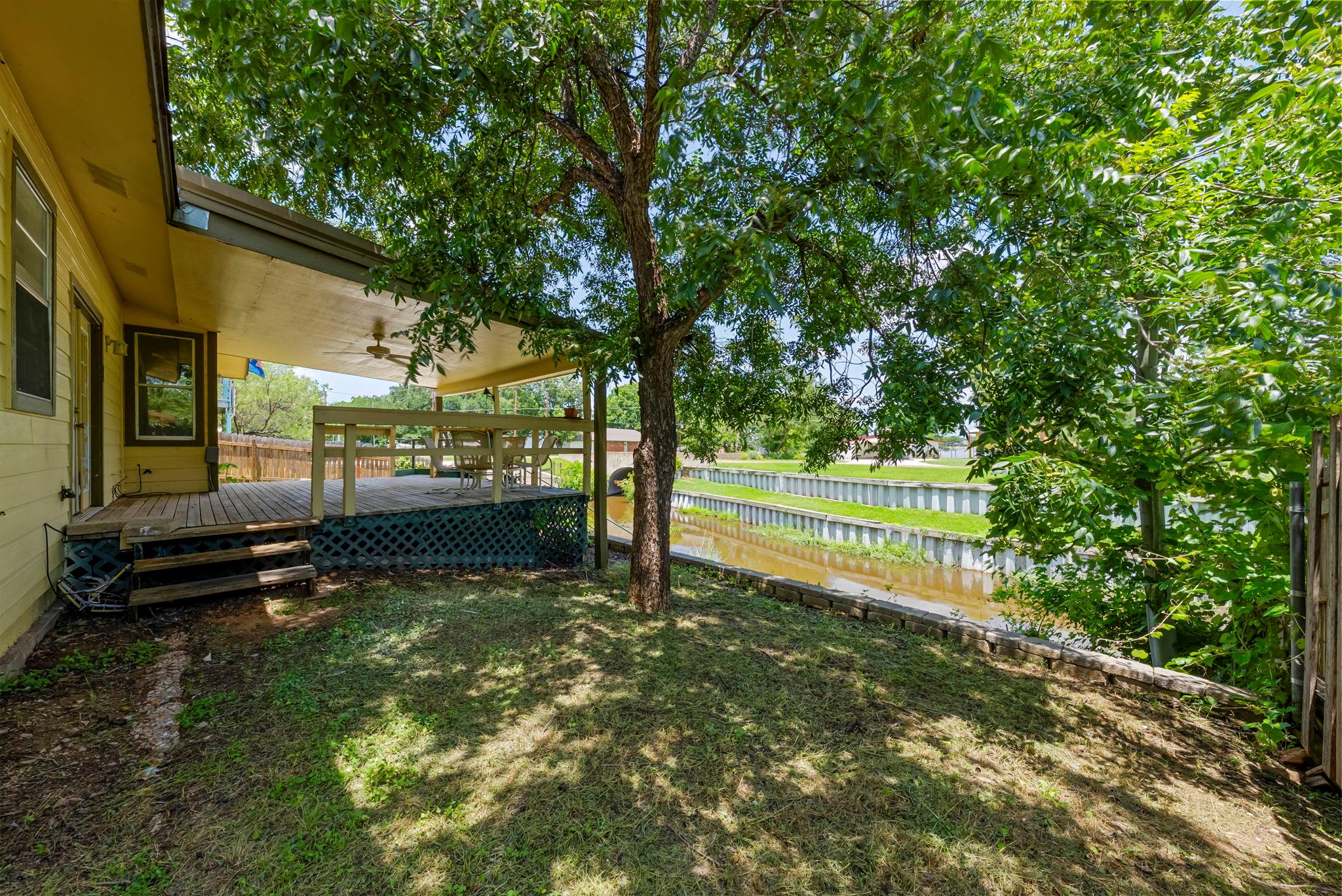 109 Channel Dr, Sunrise Beach, TX 78643