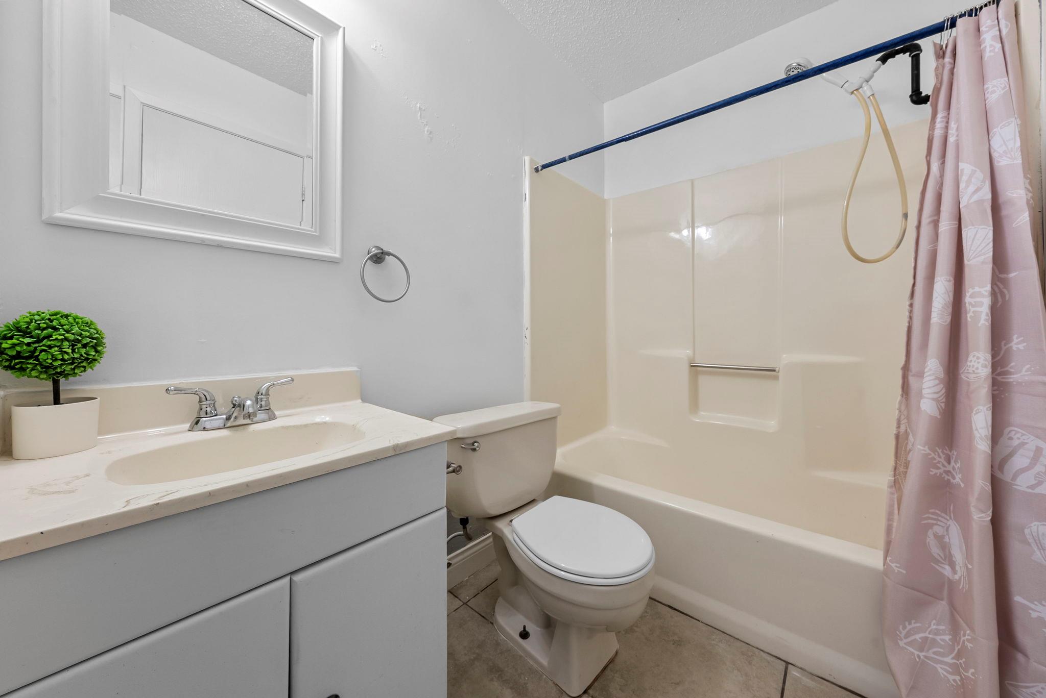 109 Channel Dr, Sunrise Beach, TX 78643