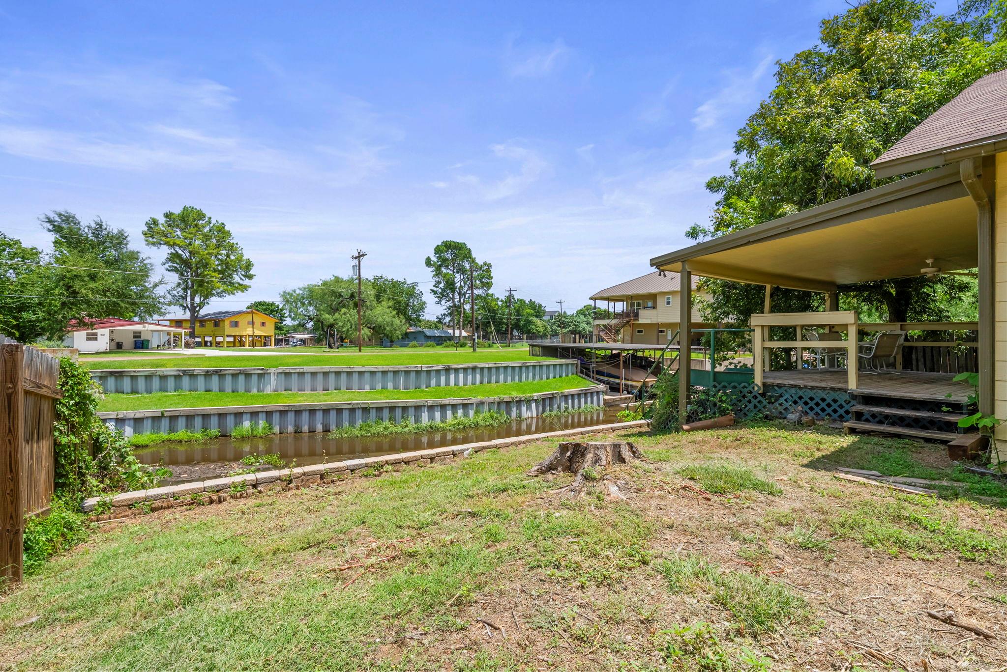 109 Channel Dr, Sunrise Beach, TX 78643