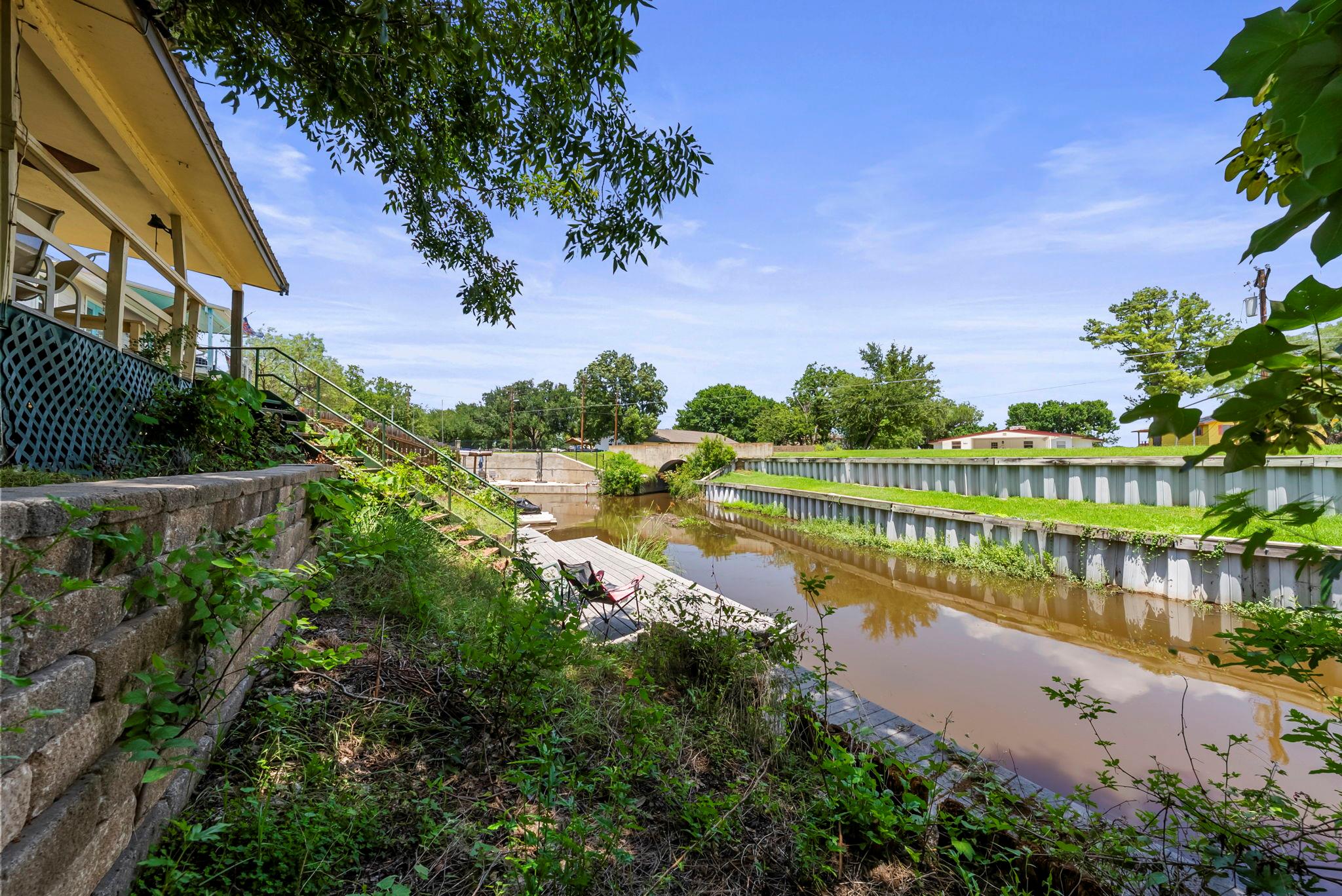 109 Channel Dr, Sunrise Beach, TX 78643