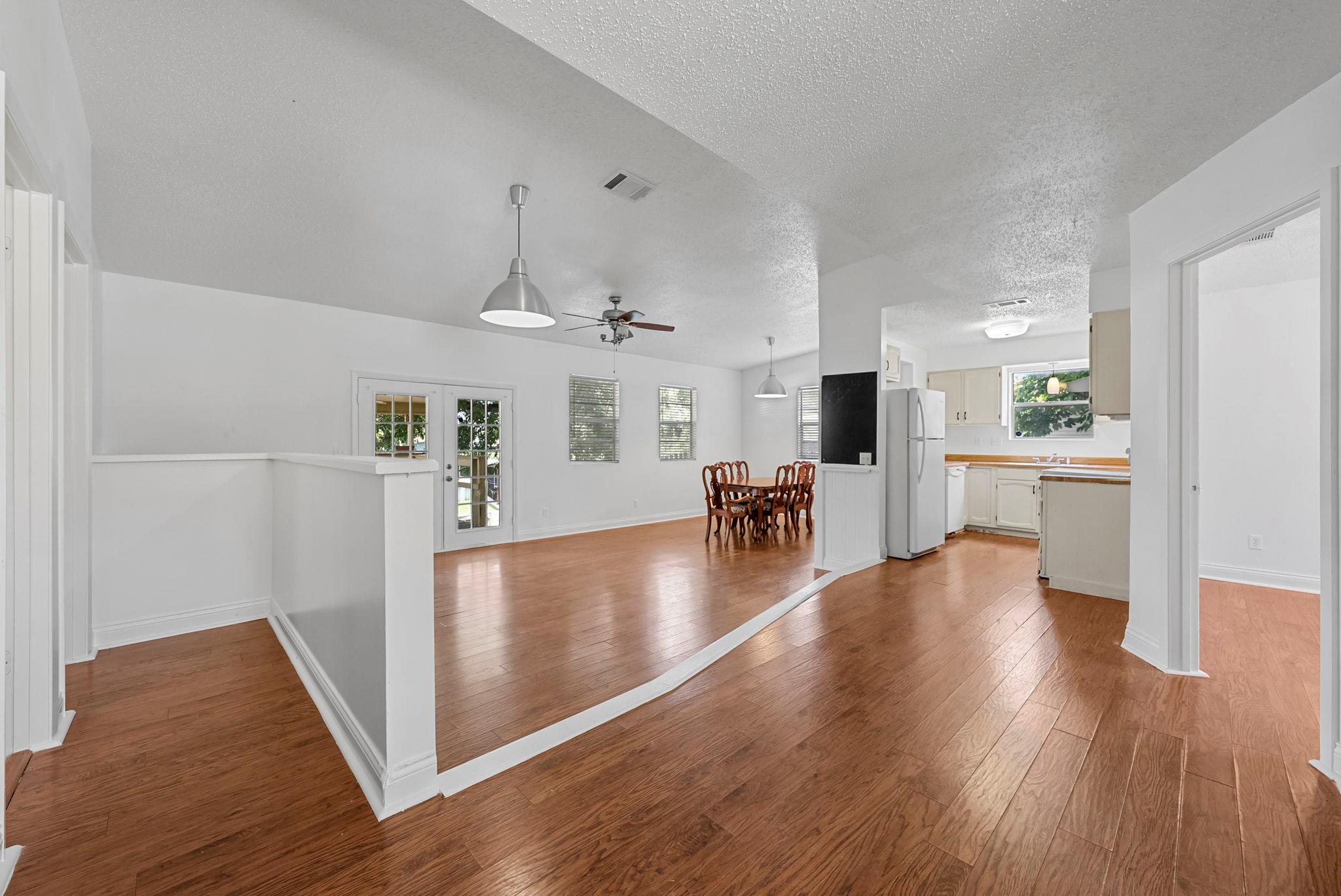 109 Channel Dr, Sunrise Beach, TX 78643