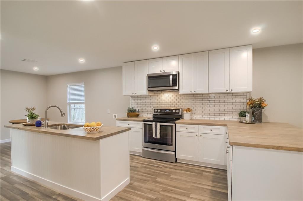 108 Irene St, Elgin, TX 78621