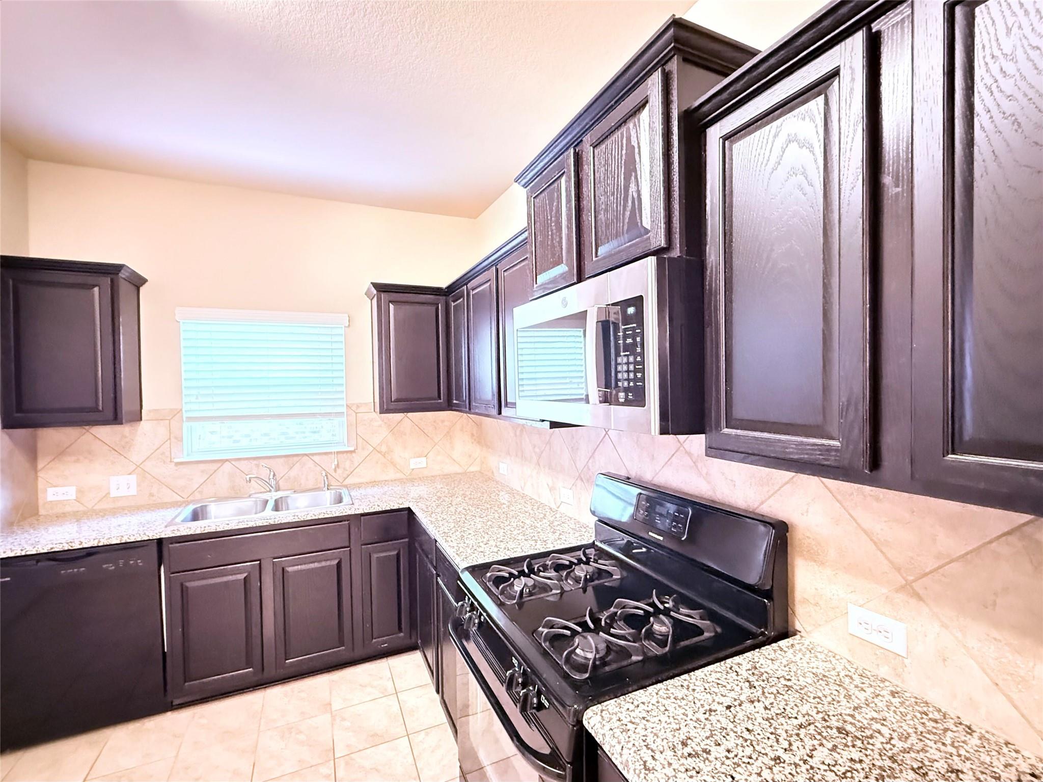 1421 Blake St, Leander, TX 78641