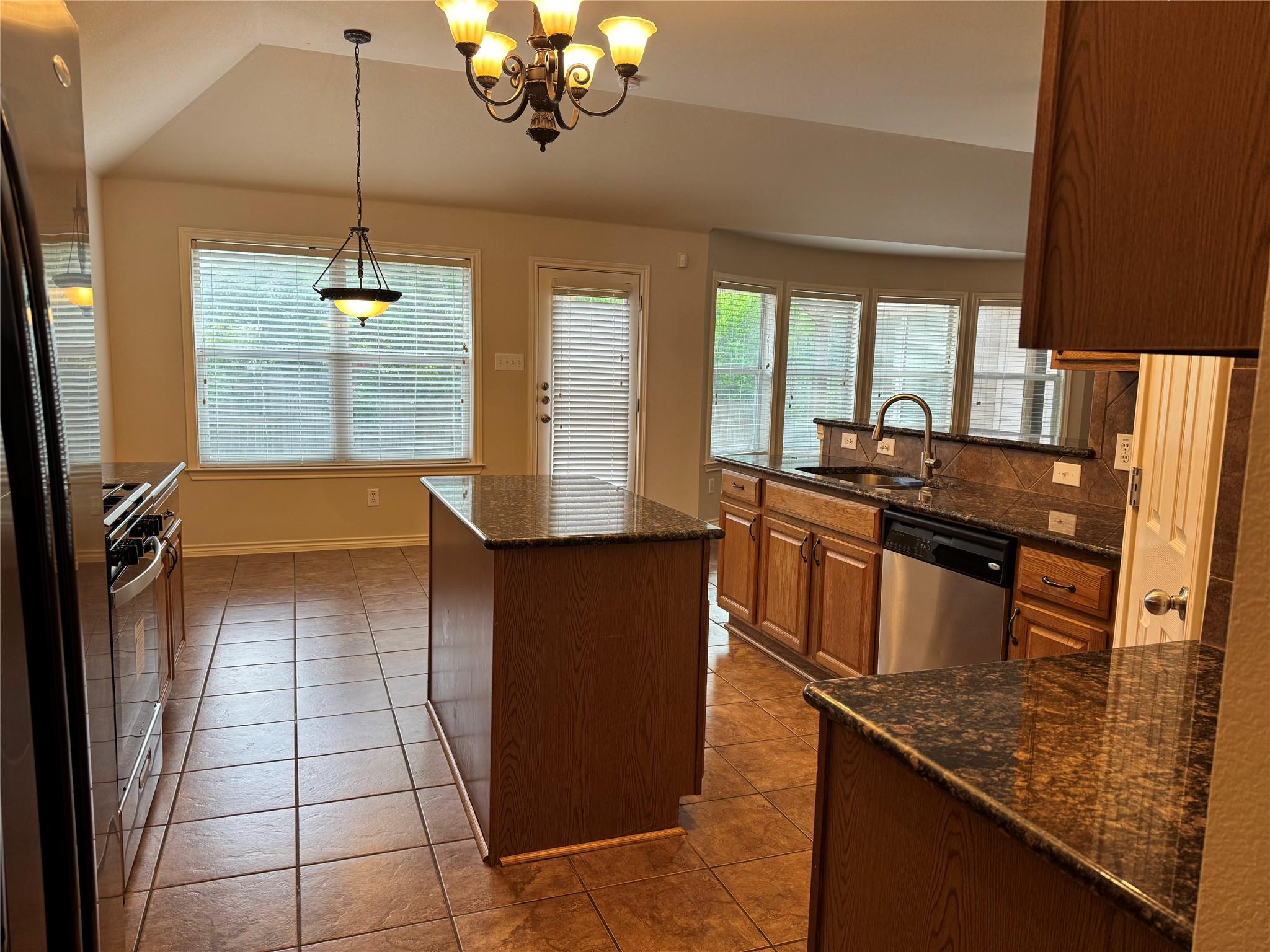 3918 Links Ln, Round Rock, TX 78664