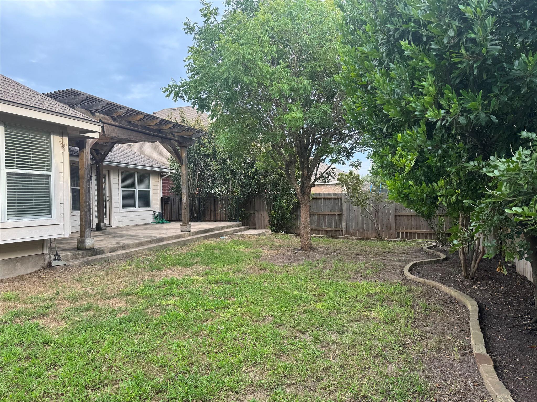 3918 Links Ln, Round Rock, TX 78664