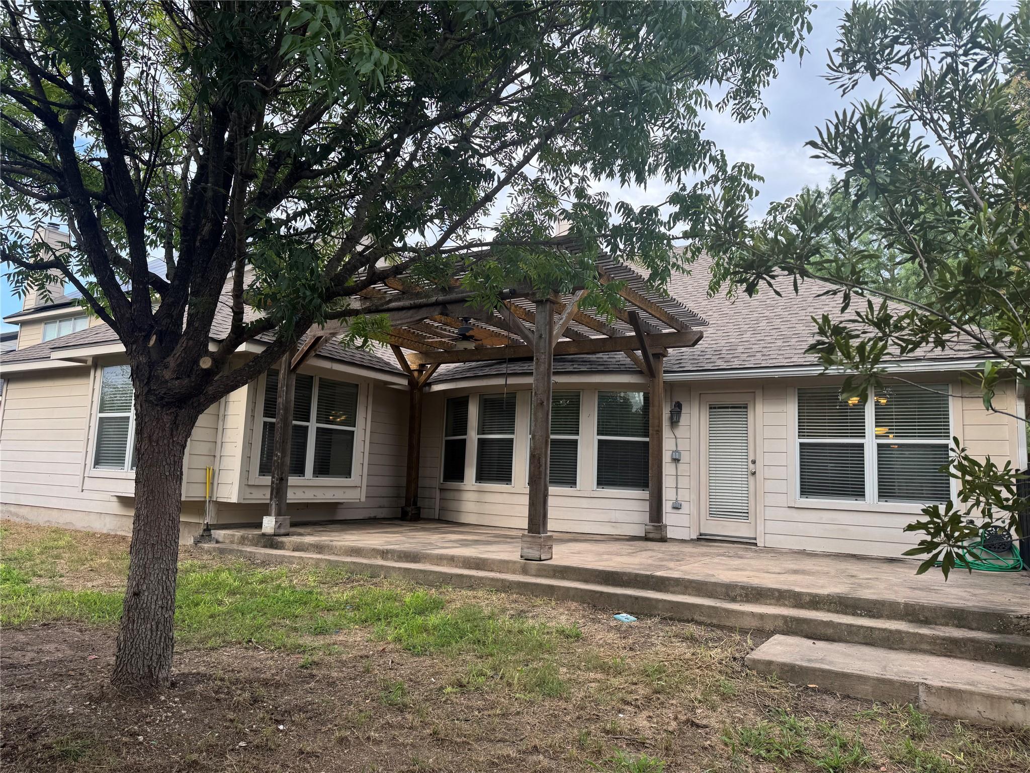 3918 Links Ln, Round Rock, TX 78664