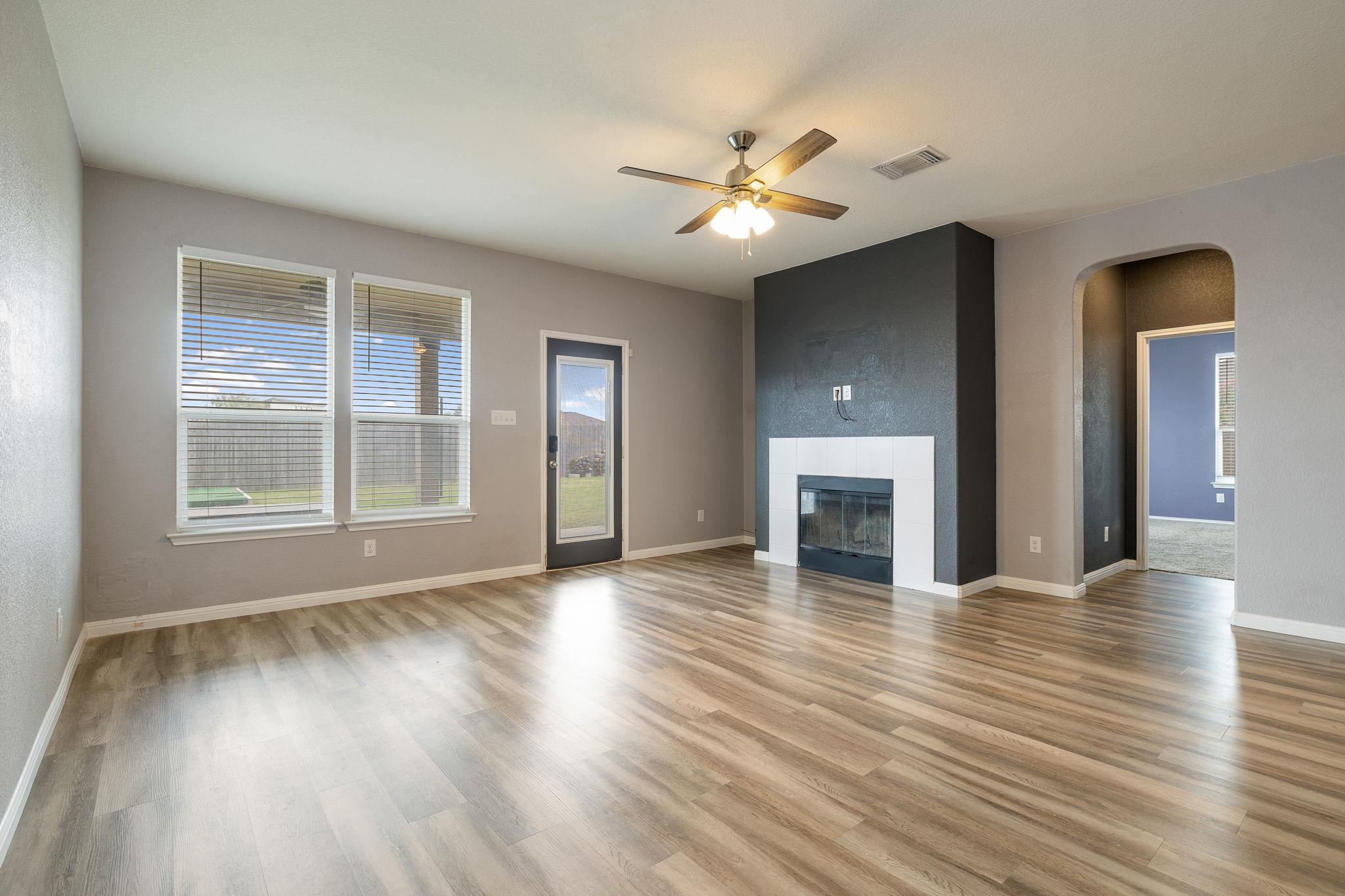 6285 Mantalcino Dr, Round Rock, TX 78665