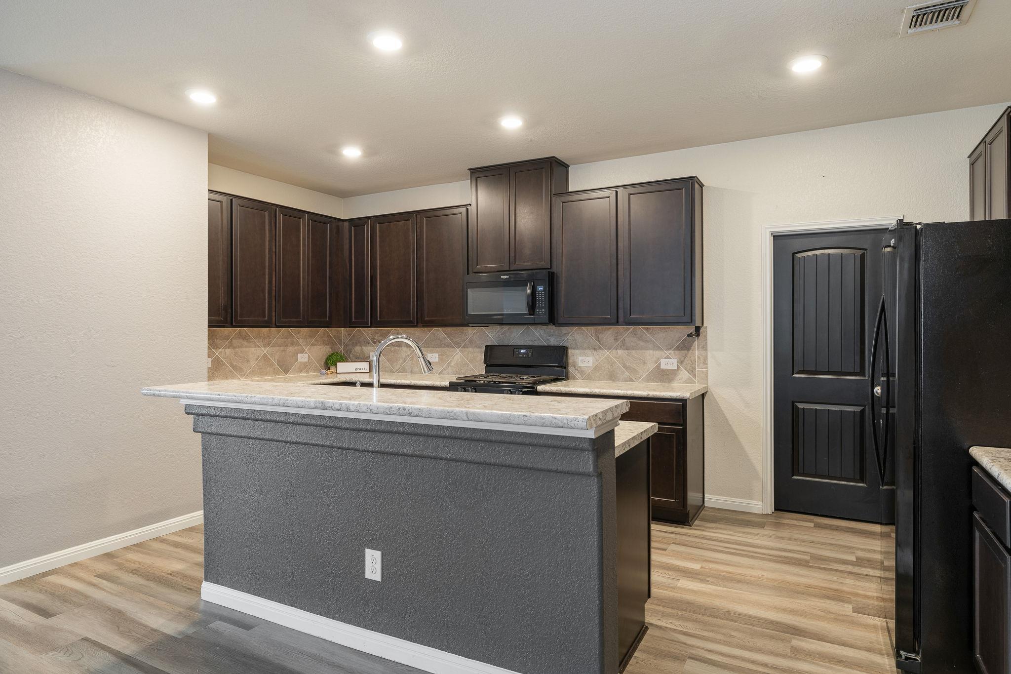 6285 Mantalcino Dr, Round Rock, TX 78665