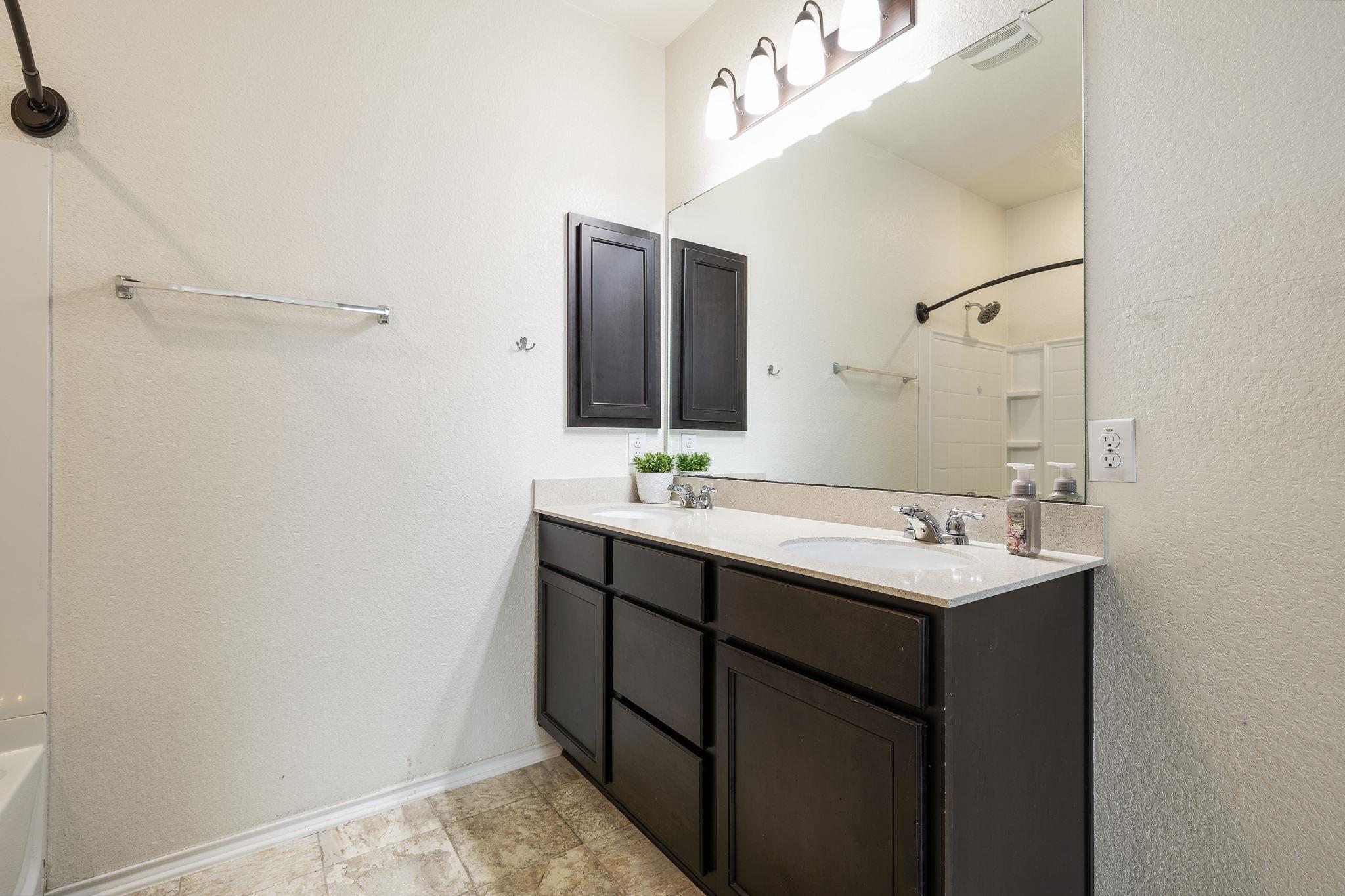 6285 Mantalcino Dr, Round Rock, TX 78665