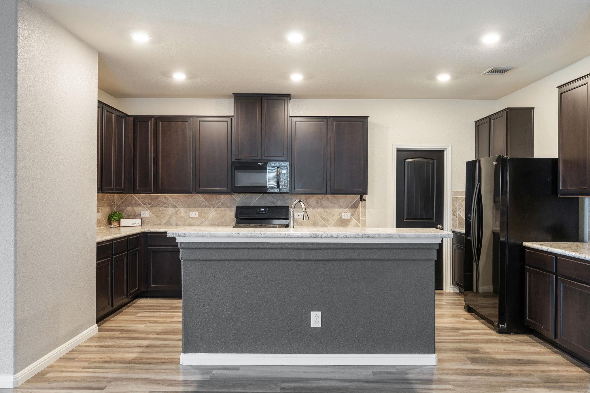 6285 Mantalcino Dr, Round Rock, TX 78665