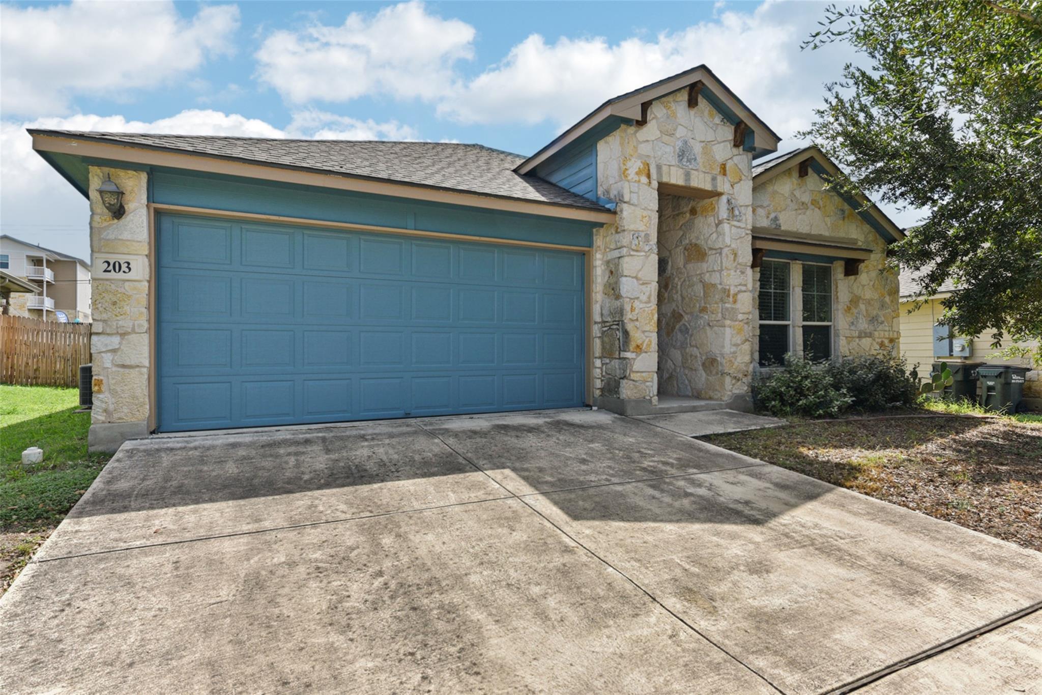 203 Teron Dr, San Marcos, TX 78666