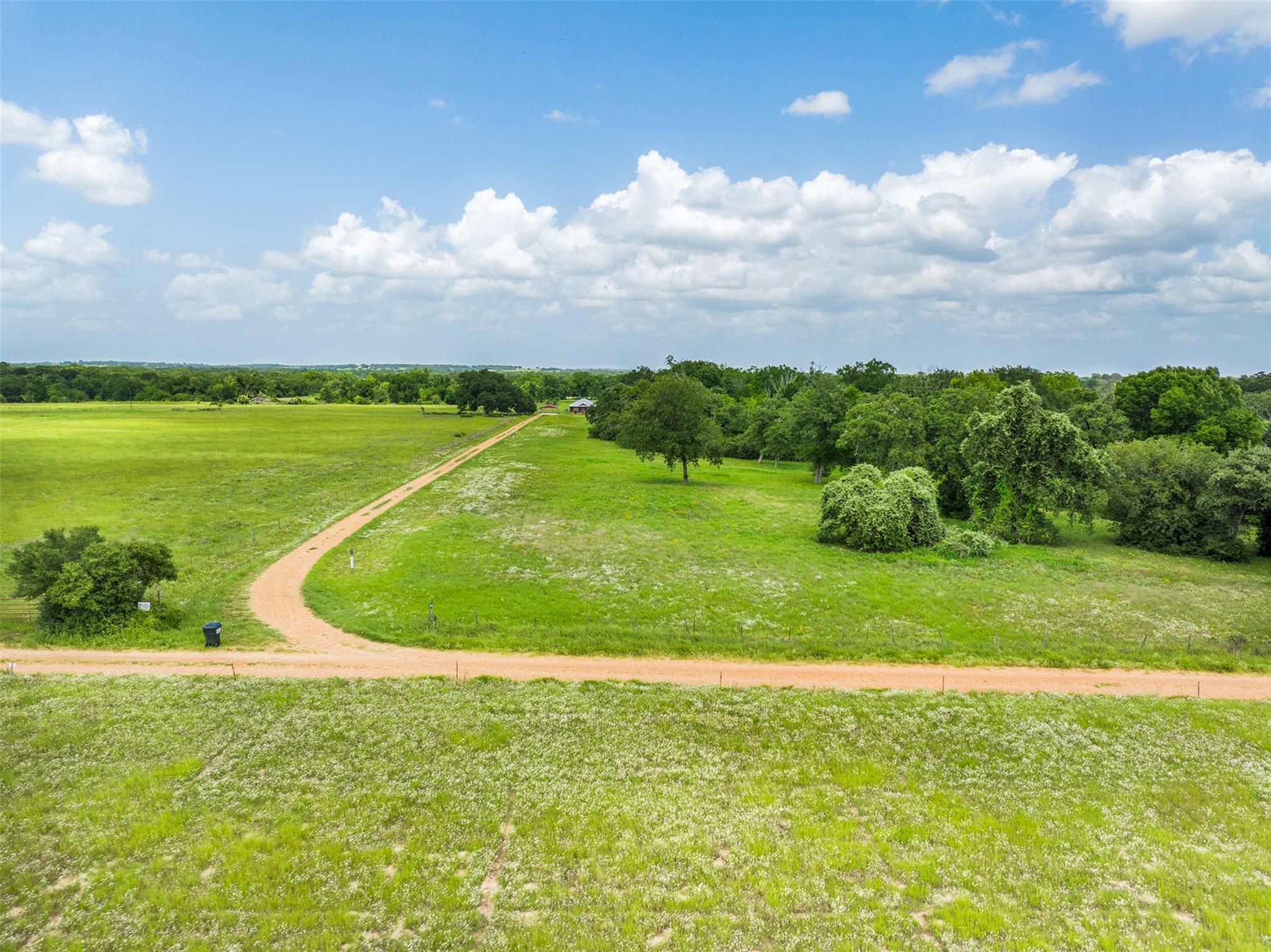 1122 County Road 344 Rd, Lexington, TX 78947