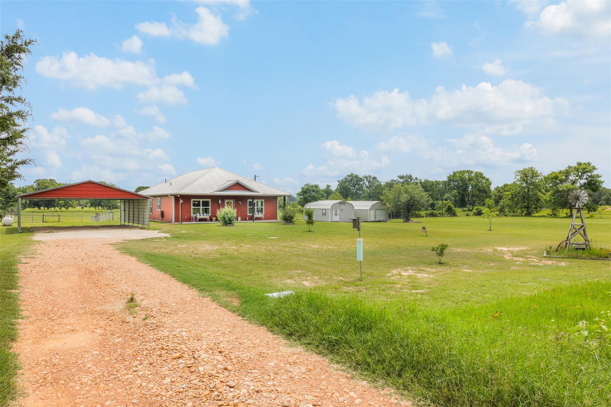 1122 County Road 344 Rd, Lexington, TX 78947