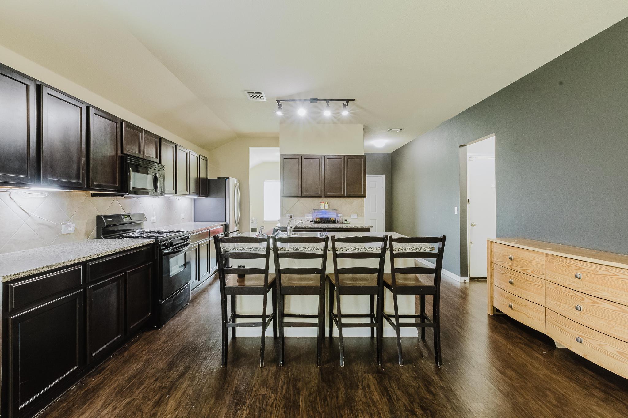184 Voss St, Kyle, TX 78640