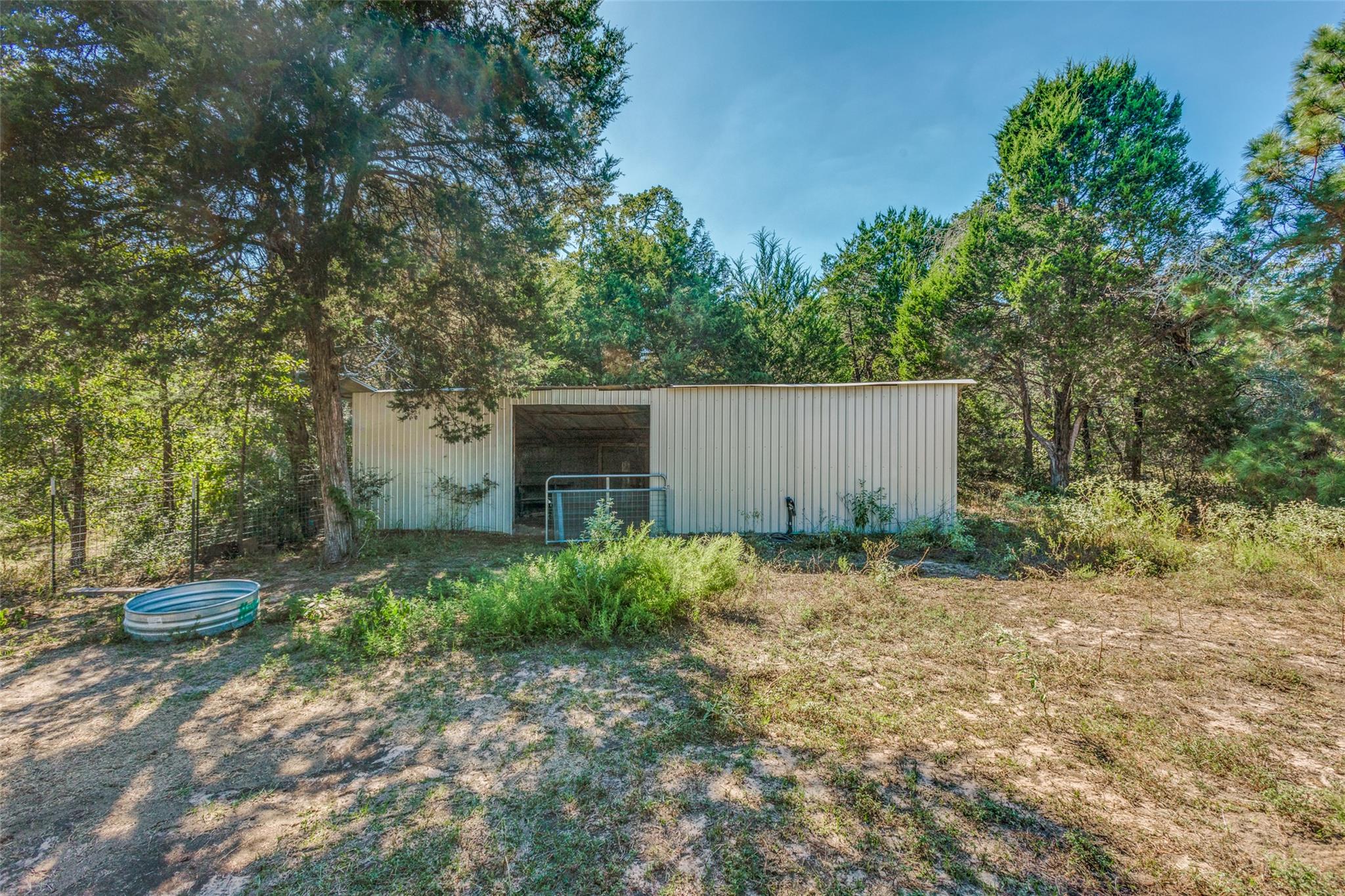 157 Cricket Hollow Ln, Smithville, TX 78957