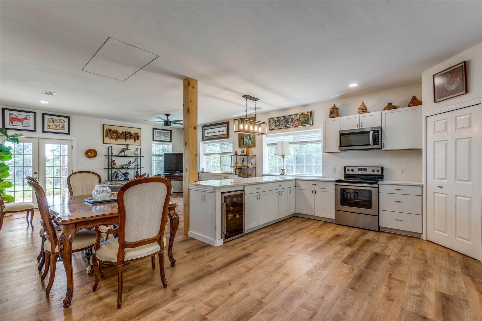 157 Cricket Hollow Ln, Smithville, TX 78957