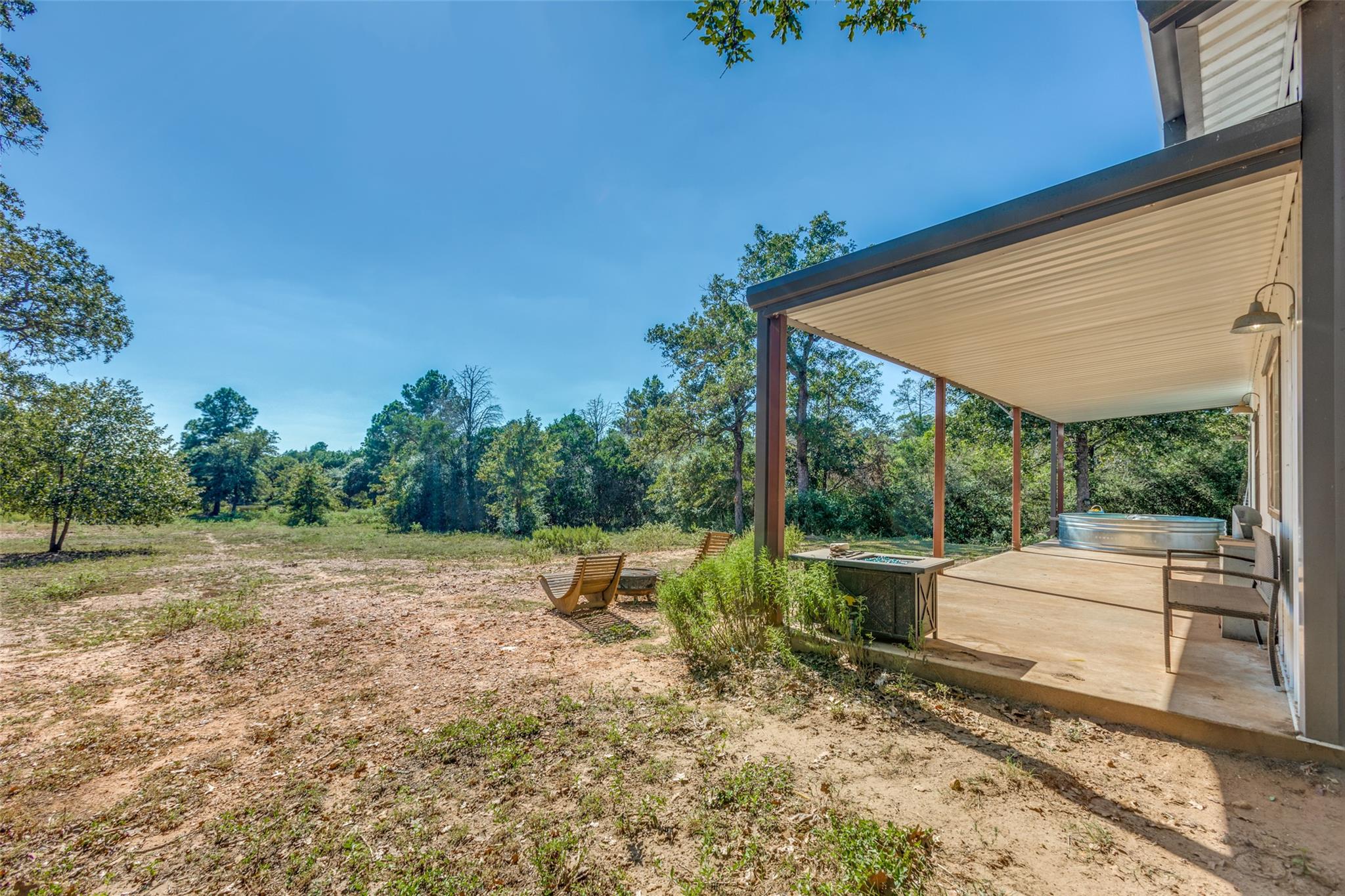 157 Cricket Hollow Ln, Smithville, TX 78957