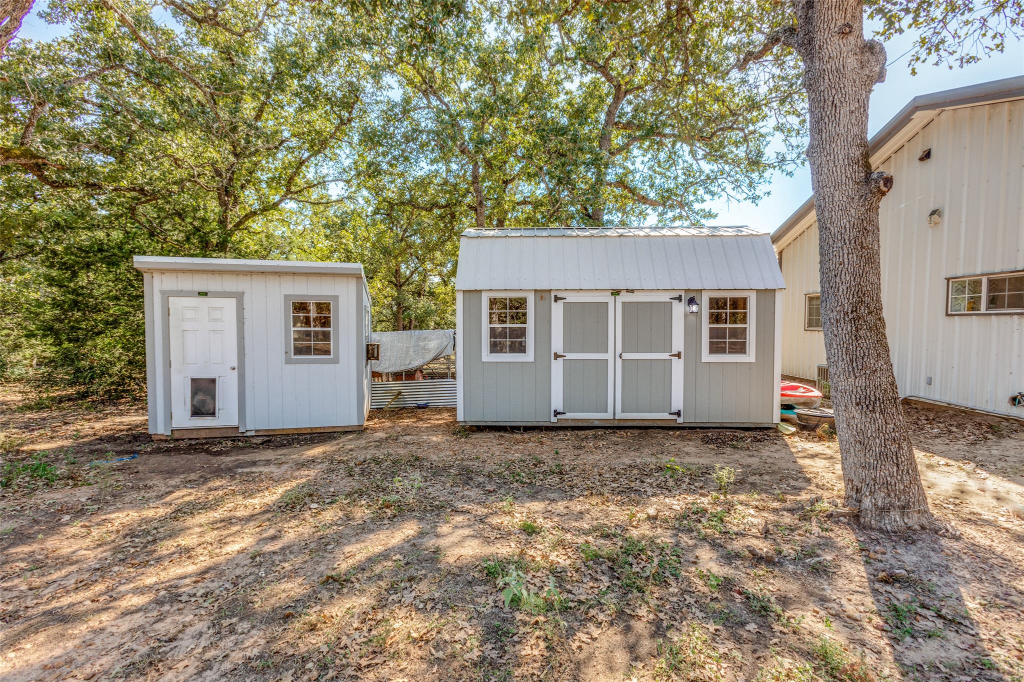 157 Cricket Hollow Ln, Smithville, TX 78957