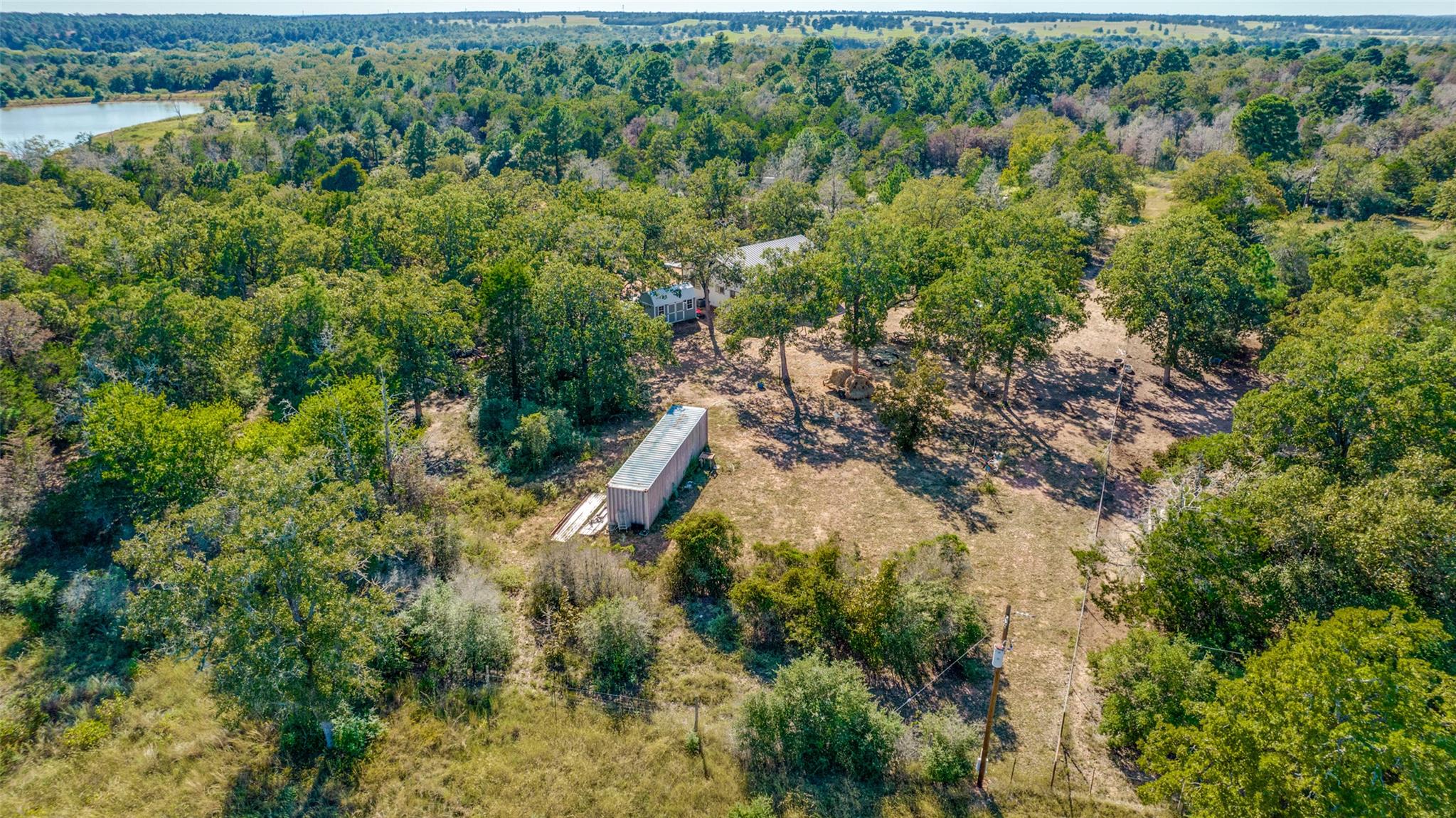 157 Cricket Hollow Ln, Smithville, TX 78957