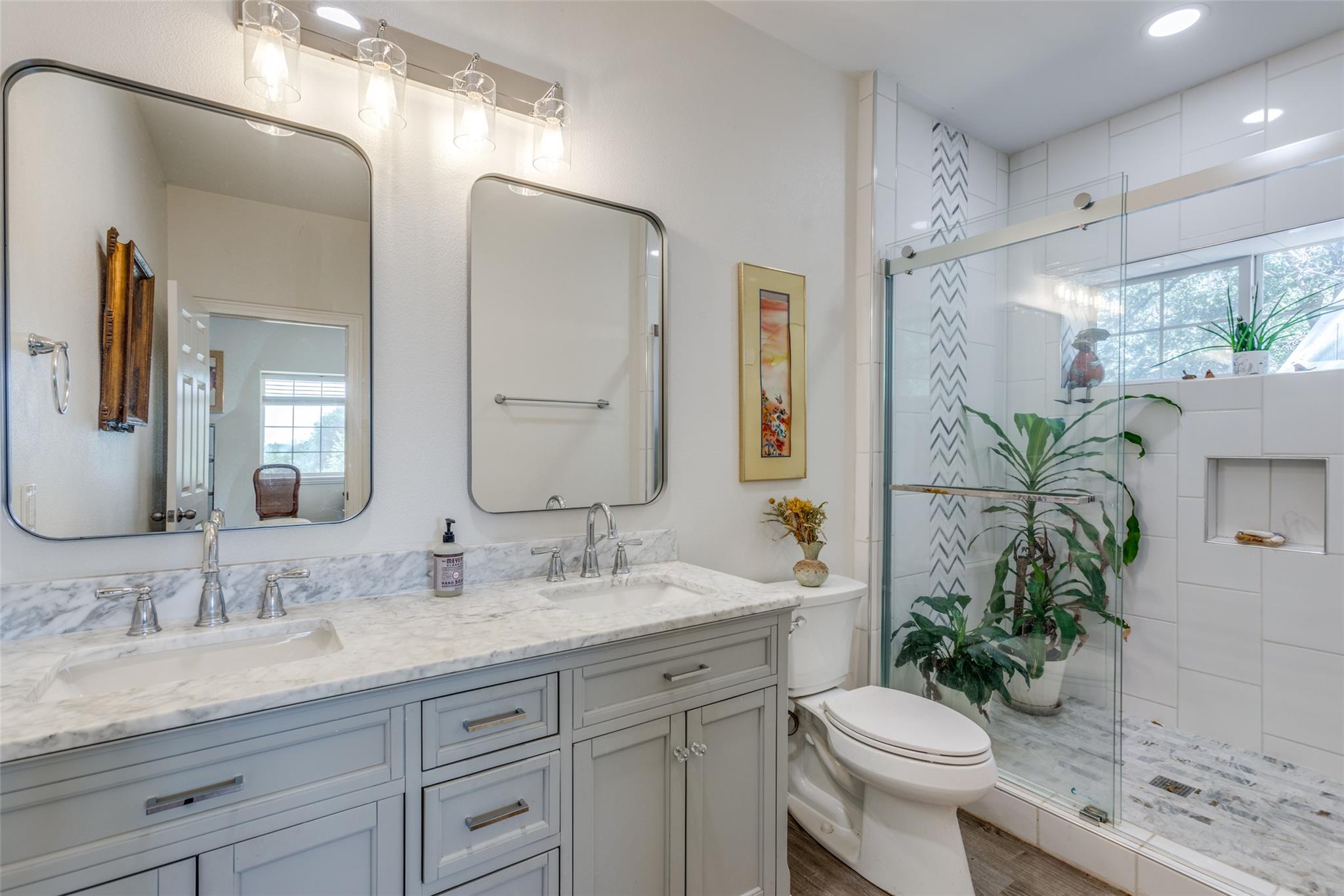 157 Cricket Hollow Ln, Smithville, TX 78957